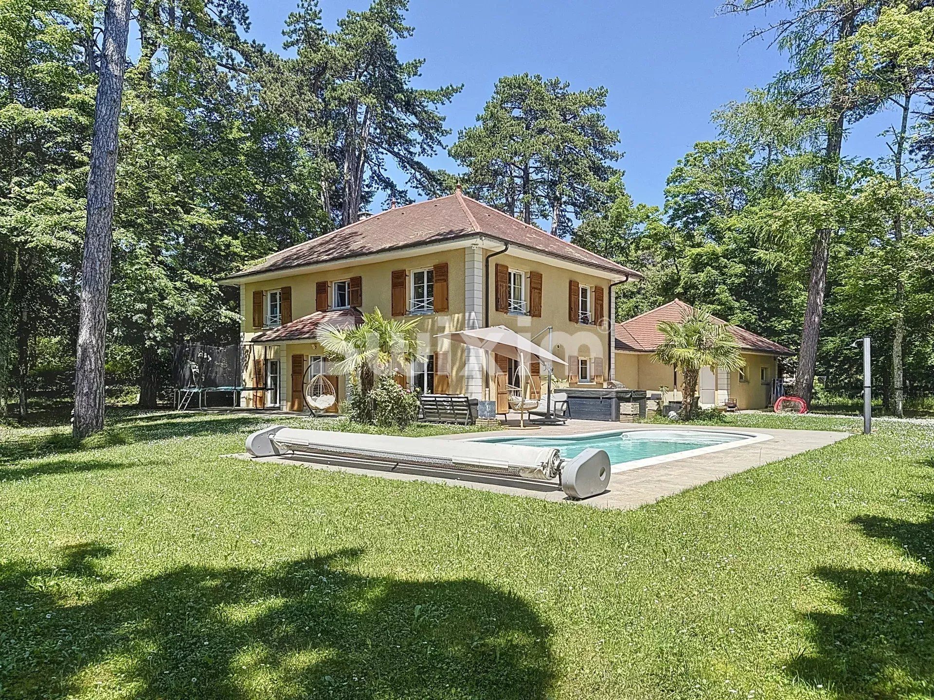 casa 8 Camere in vendita su Gex (01170)