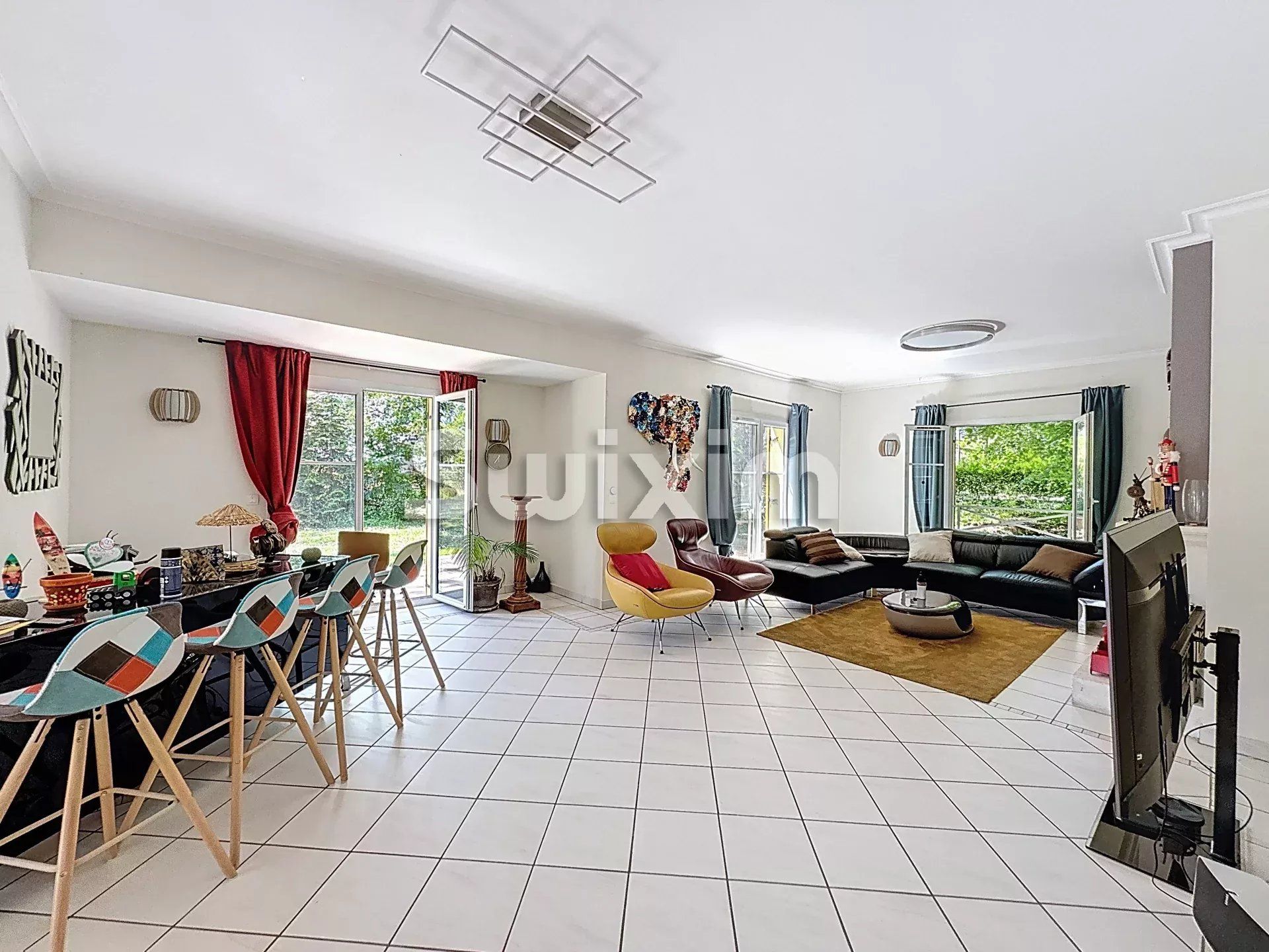 casa 8 Camere in vendita su Gex (01170)