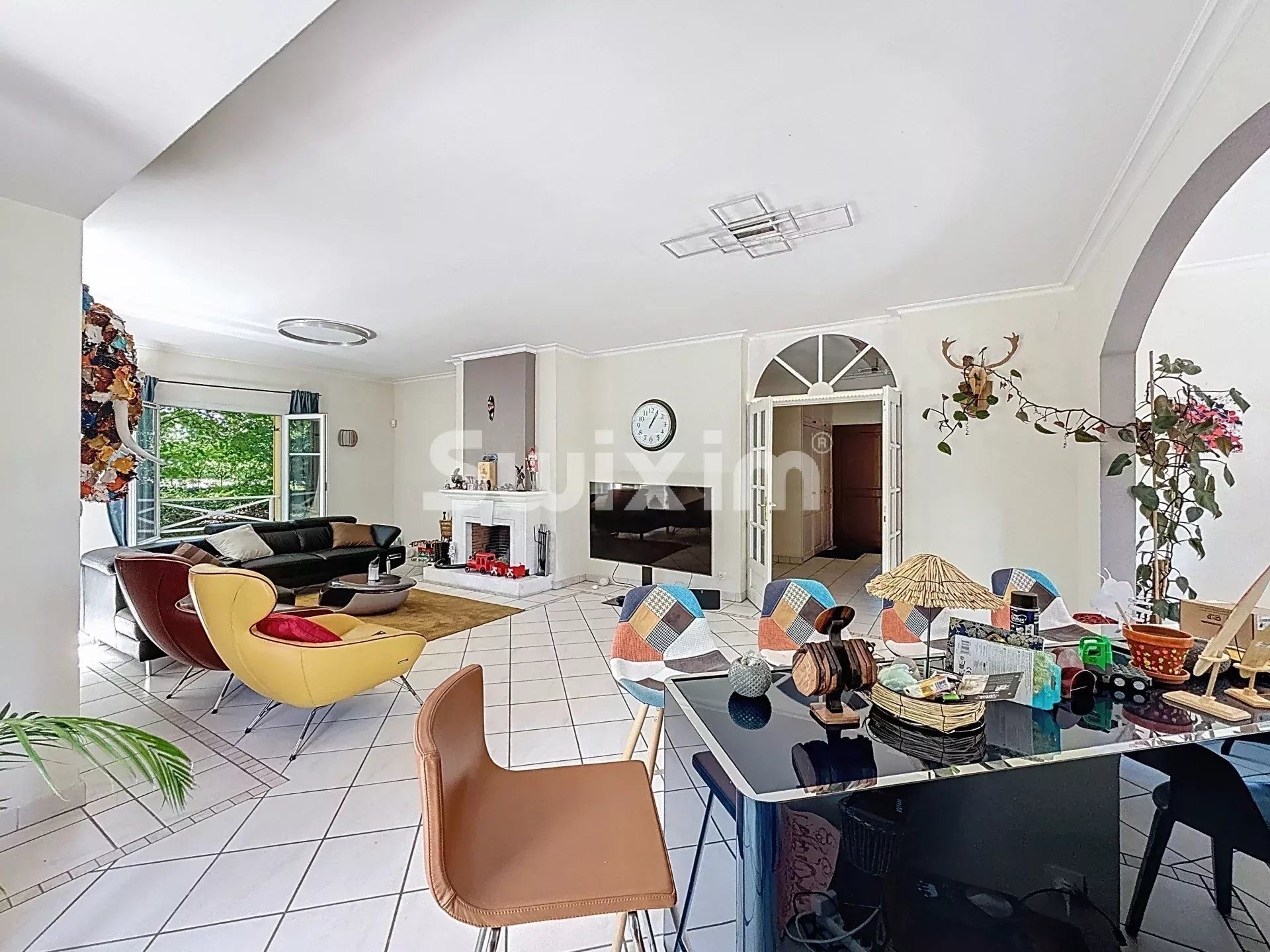 casa 8 Camere in vendita su Gex (01170)