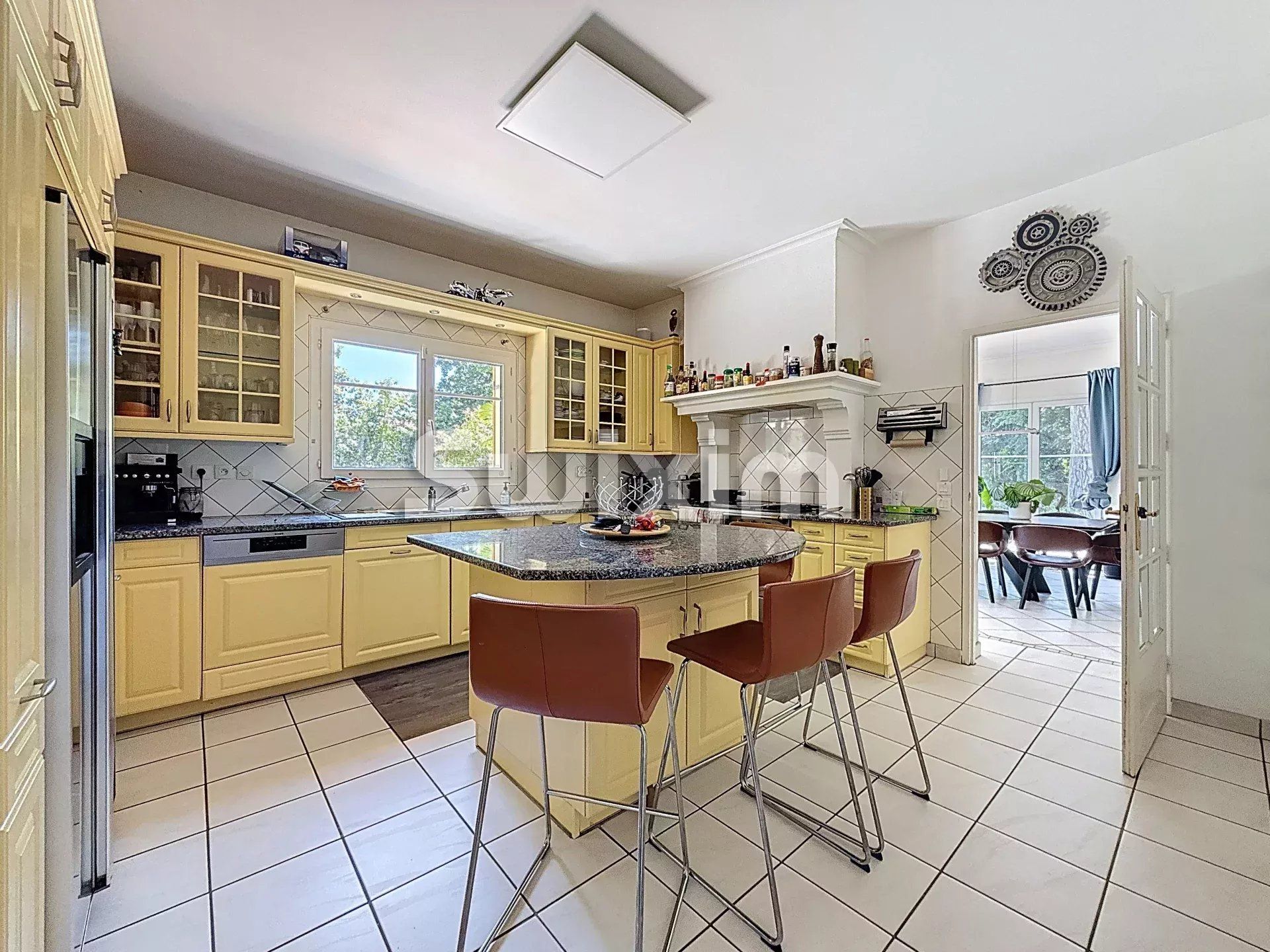 casa 8 Camere in vendita su Gex (01170)