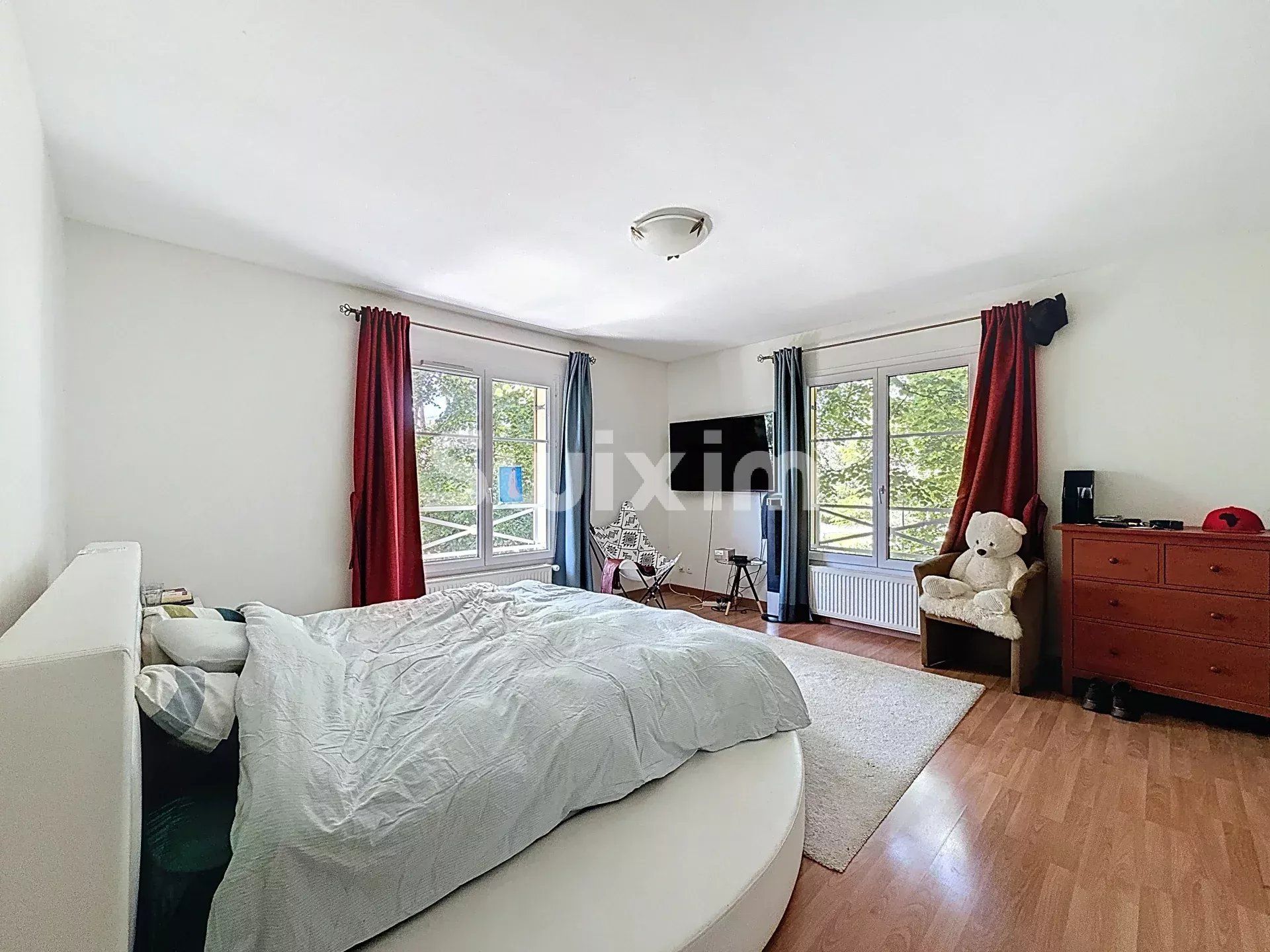 casa 8 Camere in vendita su Gex (01170)