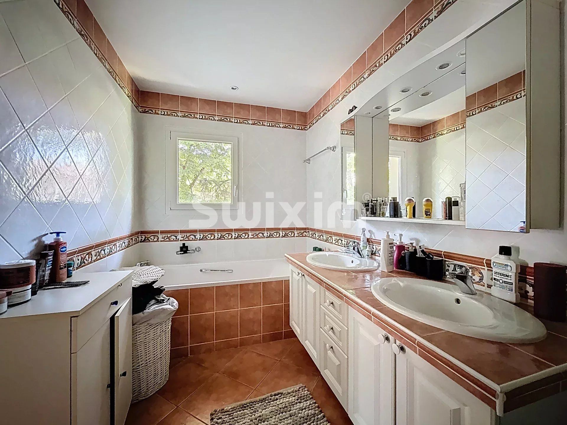 casa 8 Camere in vendita su Gex (01170)