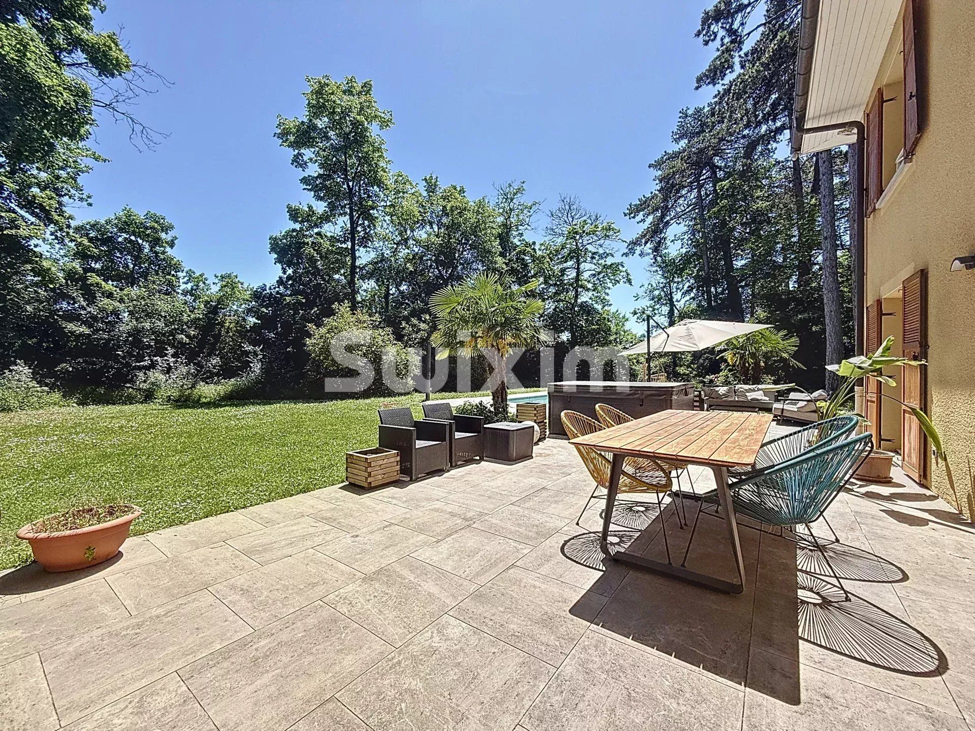 casa 8 Camere in vendita su Gex (01170)