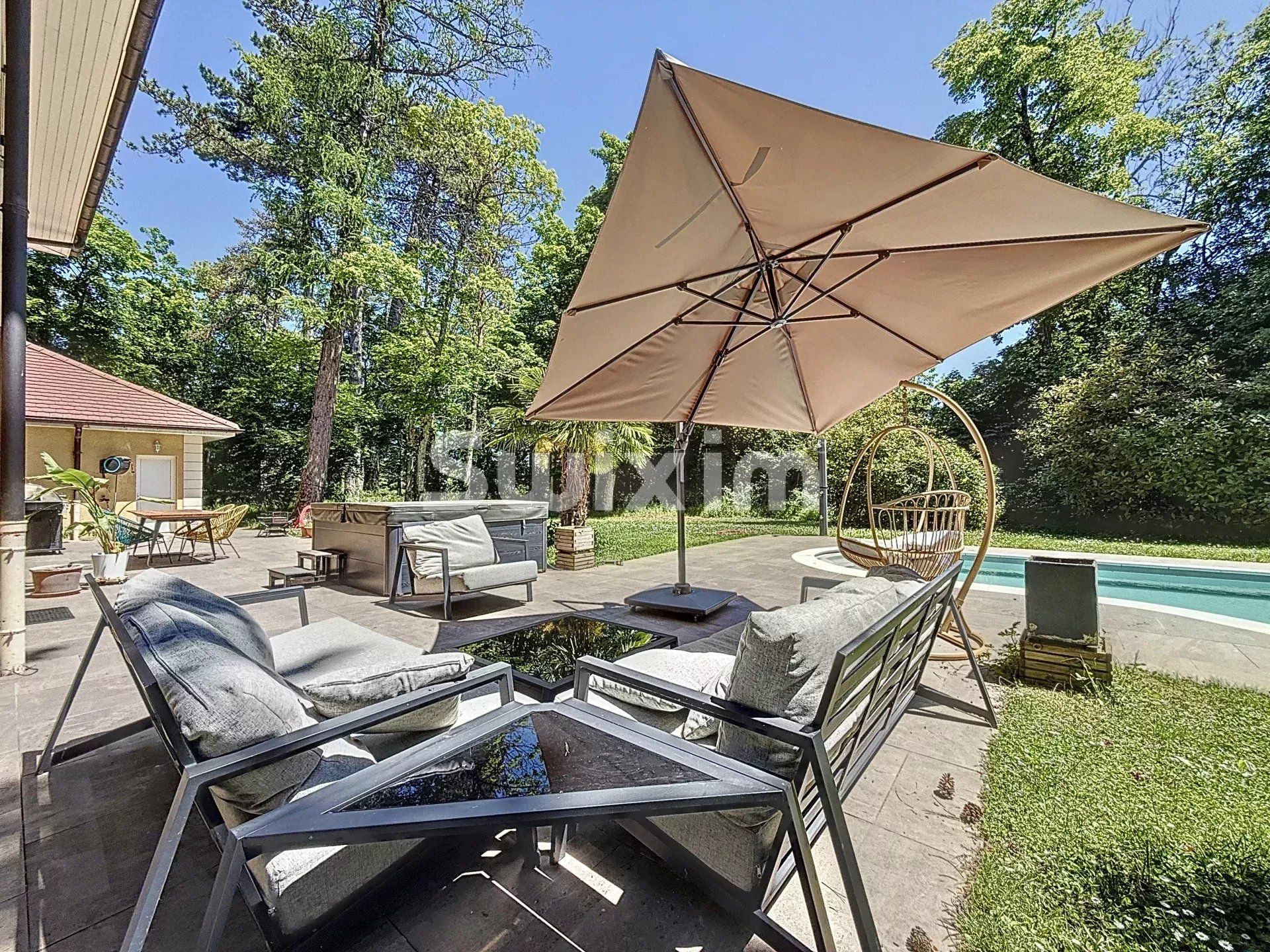 casa 8 Camere in vendita su Gex (01170)