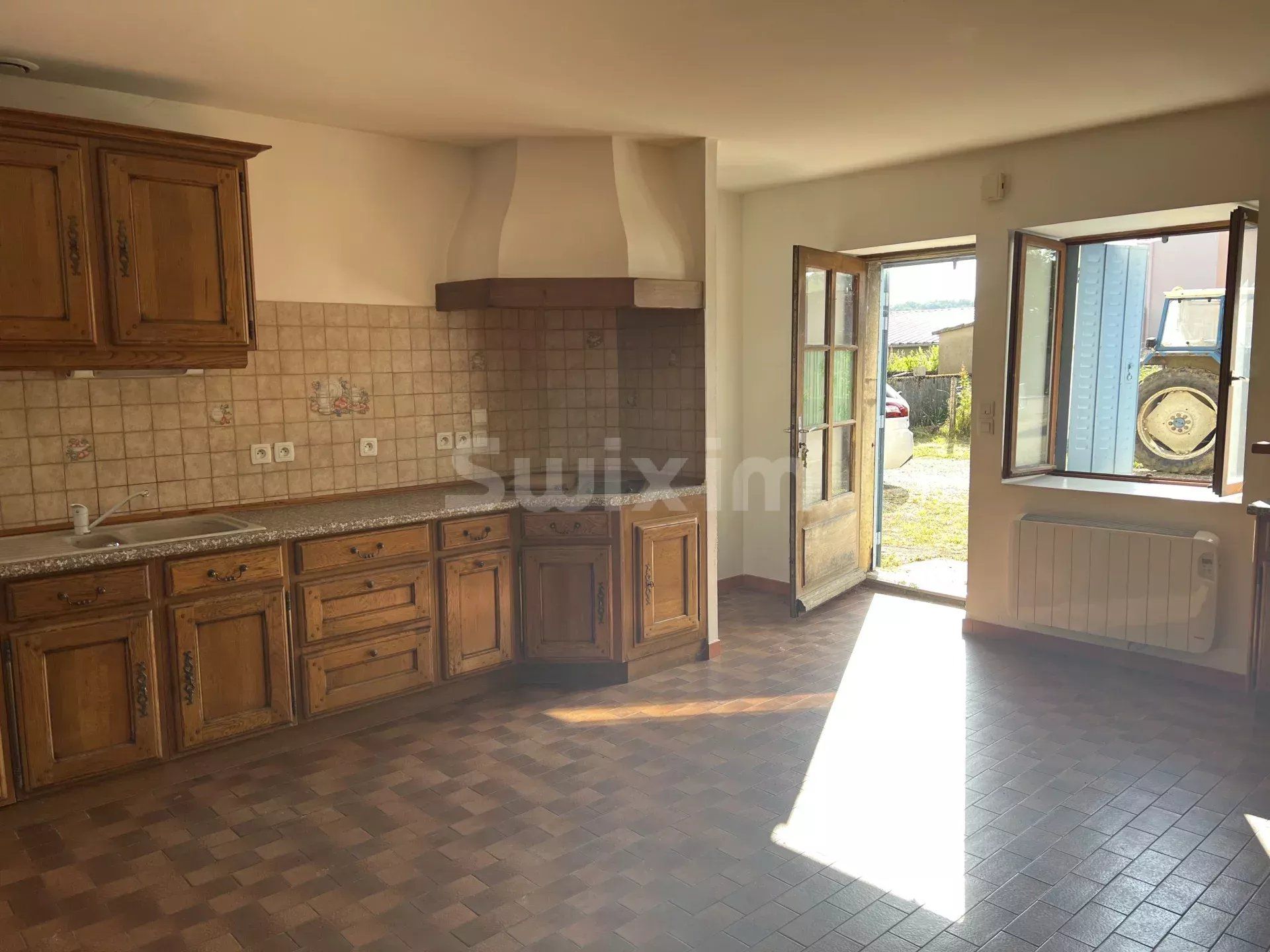 casa 4 Quartos para venda sobre Lons-le-Saunier (39000)