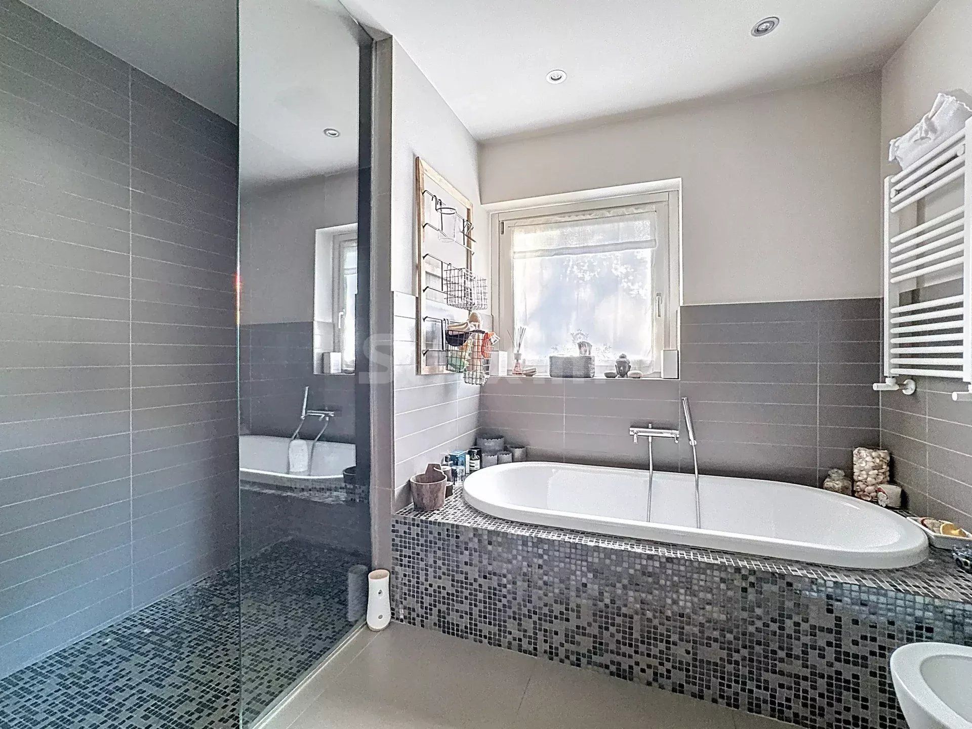 villa 6 Camere in vendita su Troinex (1256)