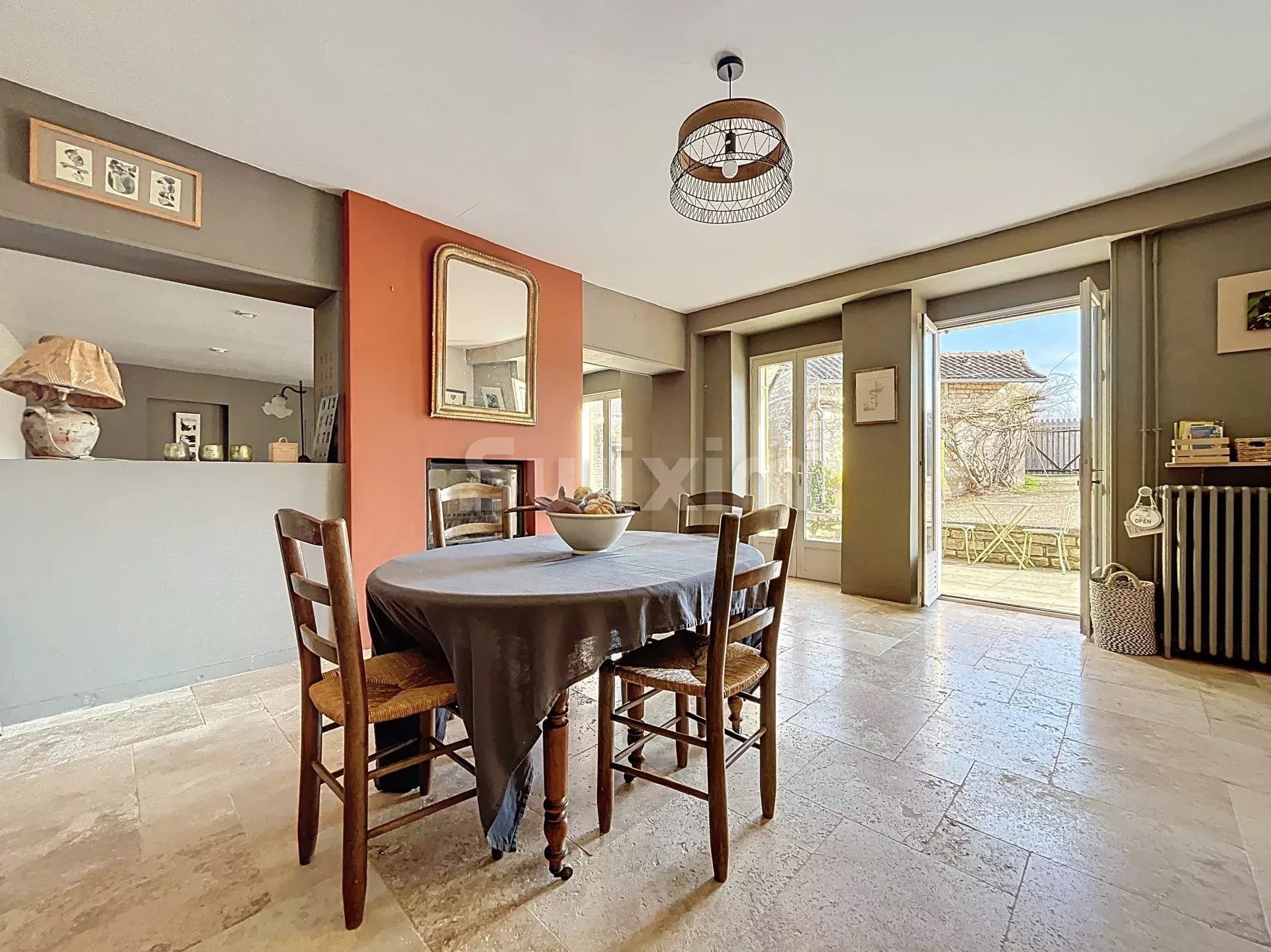 house 12 Rooms for sale on Montbellet (71260)