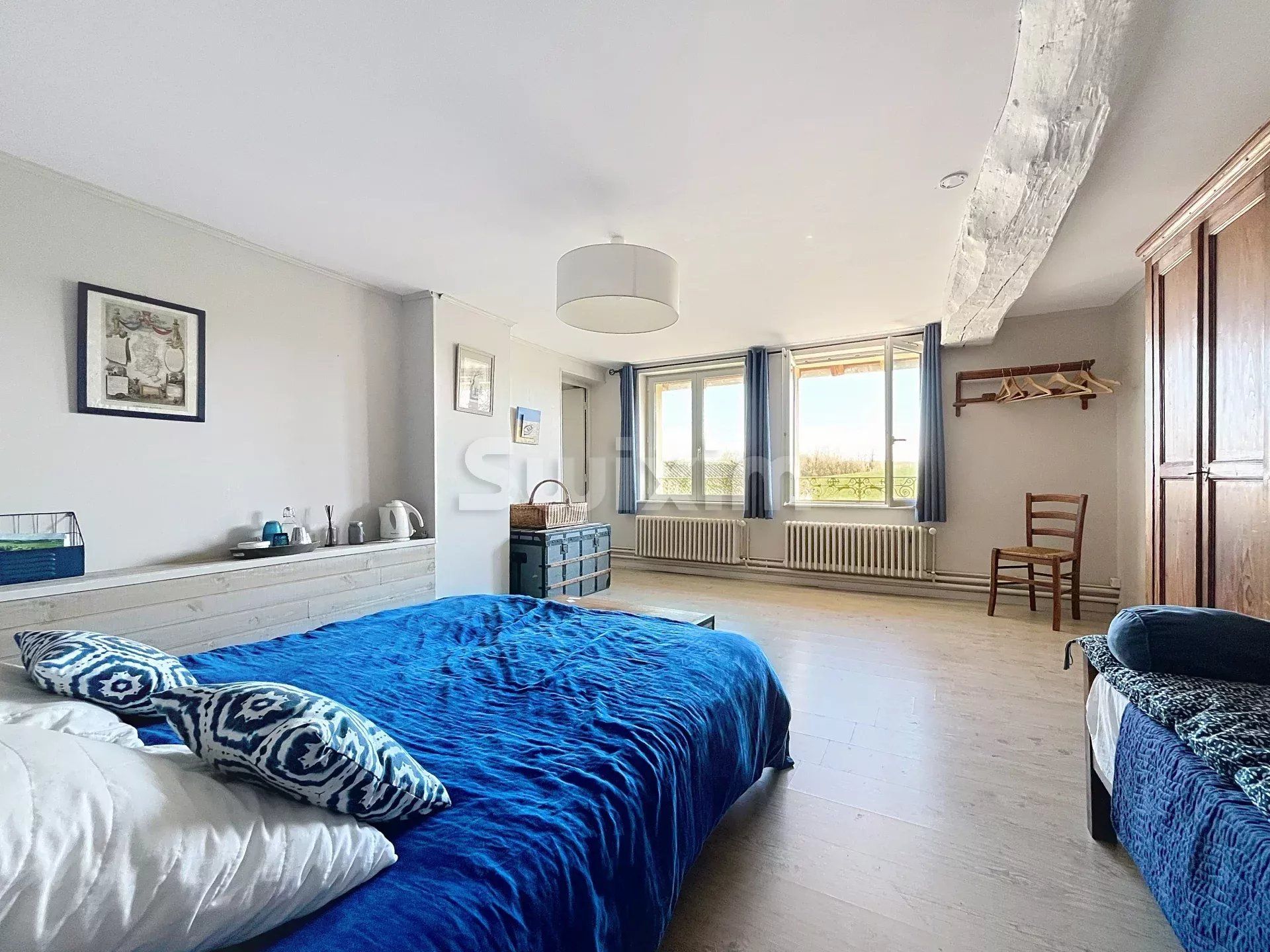 house 12 Rooms for sale on Montbellet (71260)