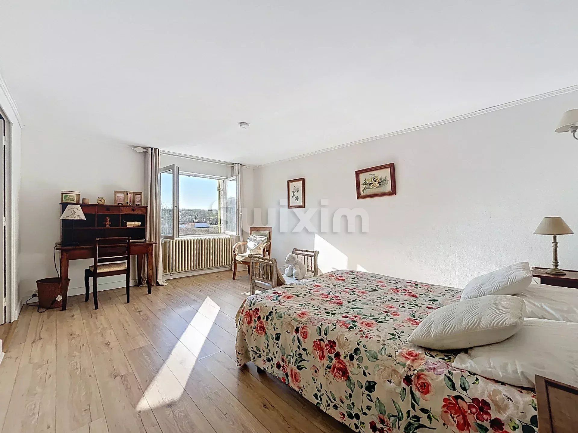 house 12 Rooms for sale on Montbellet (71260)