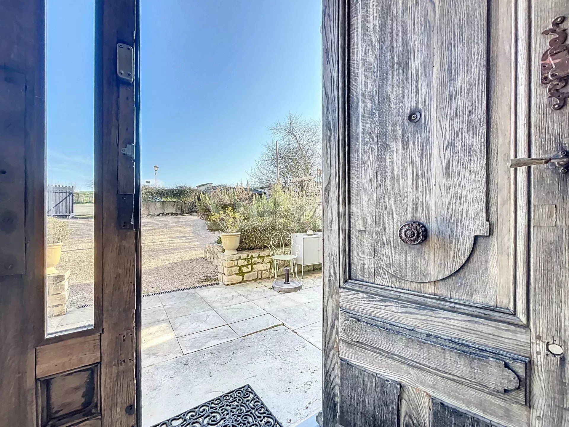 house 12 Rooms for sale on Montbellet (71260)