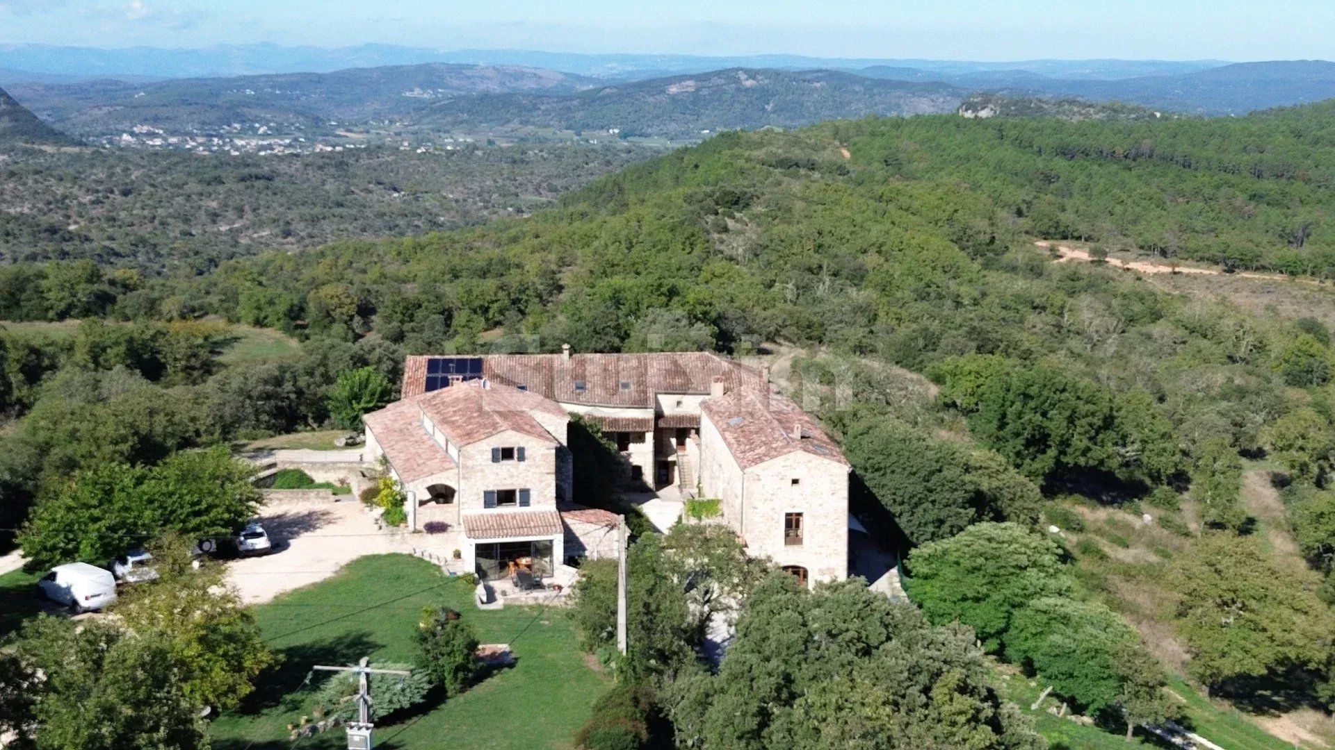 propriété 32 Pièces en vente sur Vagnas (07150)