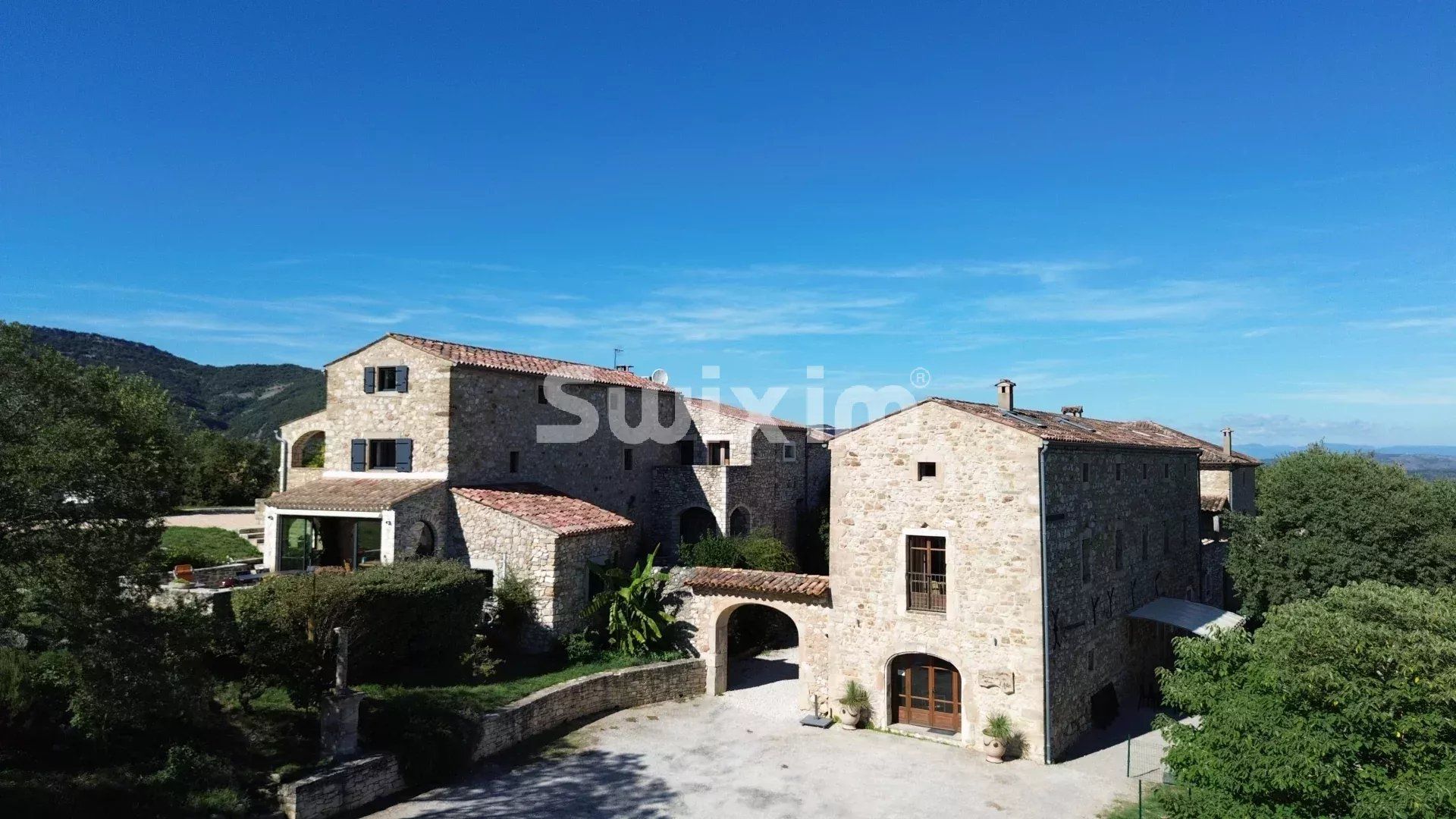 propriété 32 Pièces en vente sur Vagnas (07150)