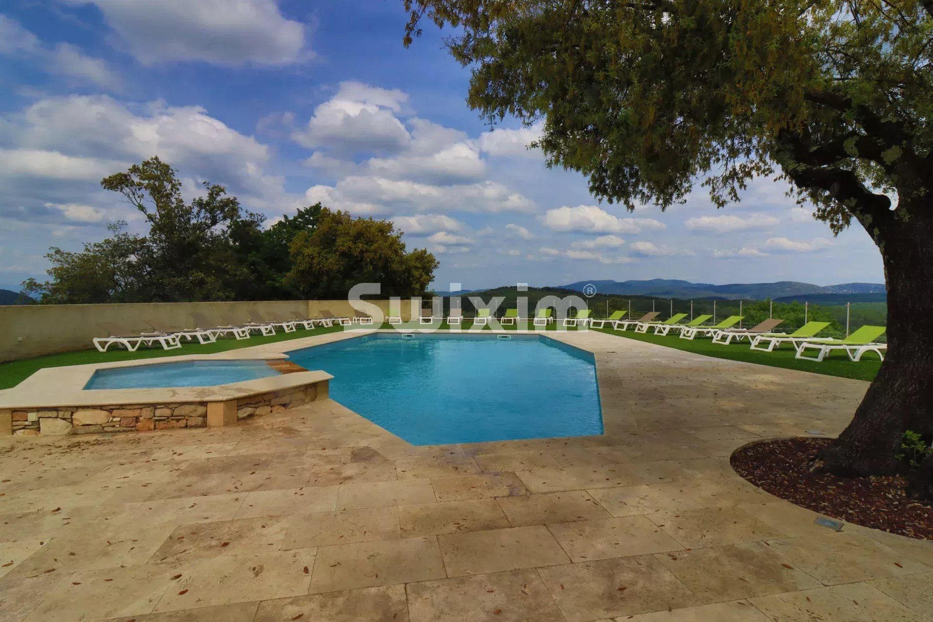 propriété 32 Pièces en vente sur Vagnas (07150)