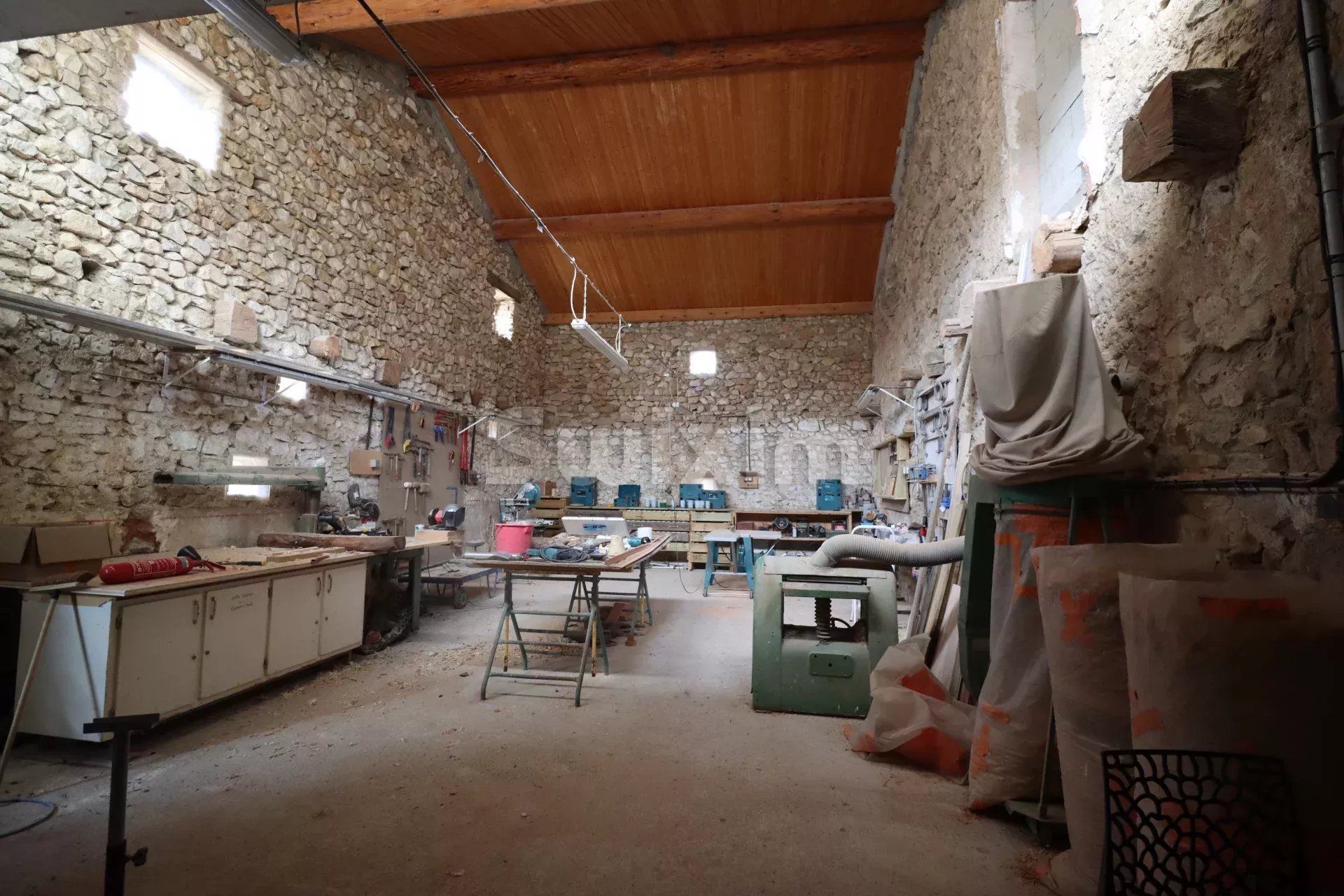 propriété 32 Pièces en vente sur Vagnas (07150)