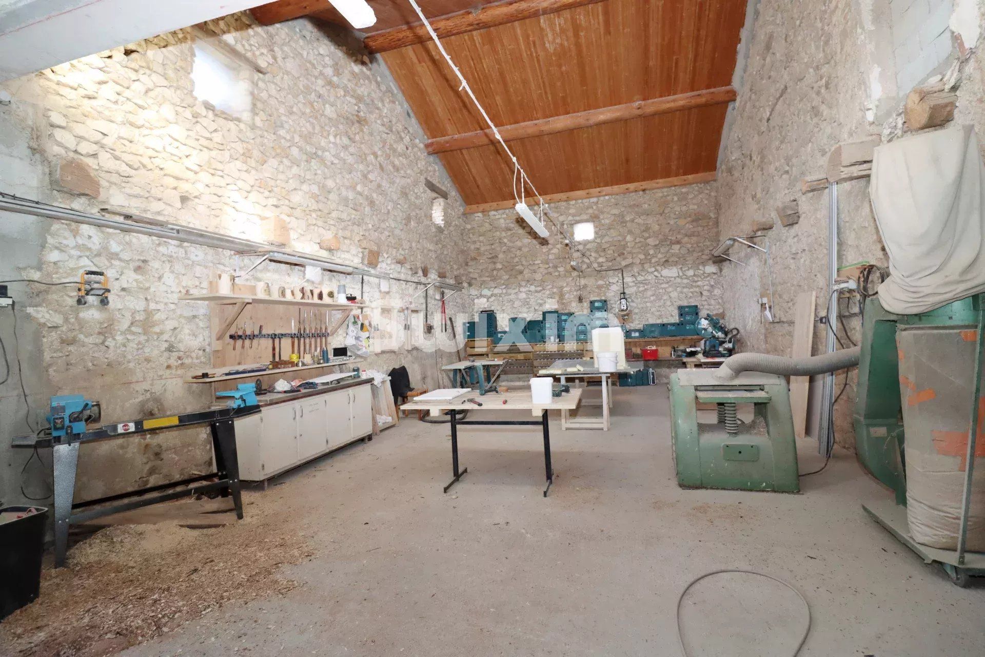 propriété 32 Pièces en vente sur Vagnas (07150)