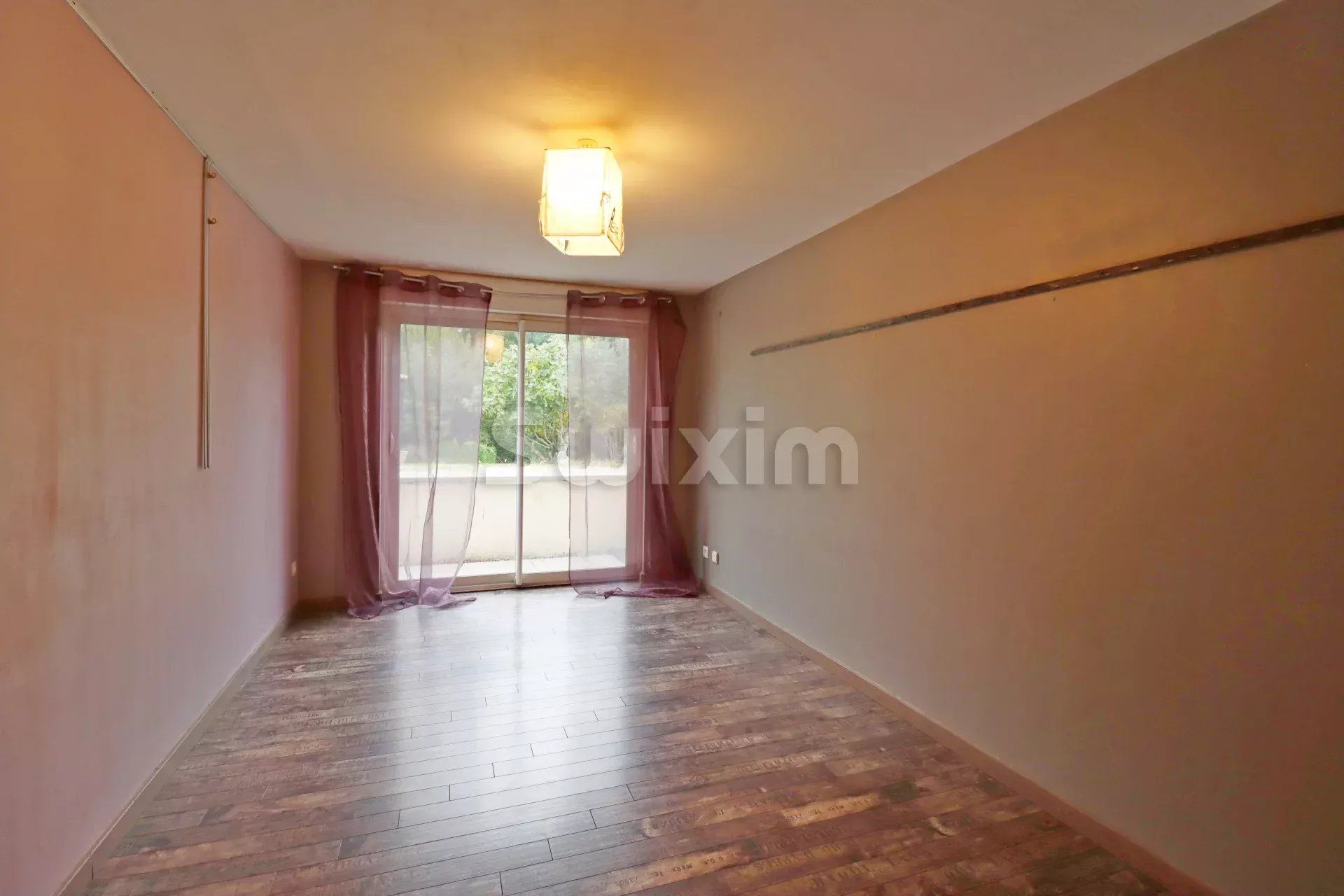 casa 15 Quartos para venda sobre Chatuzange-le-Goubet (26300)