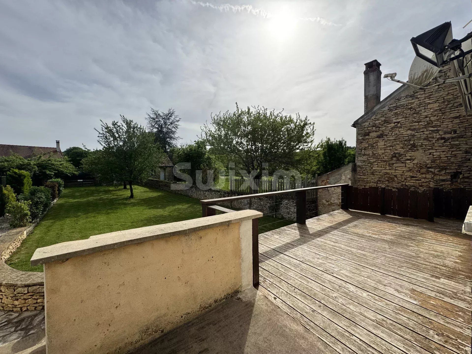 casa 6 Camere in vendita su Montillot (89660)