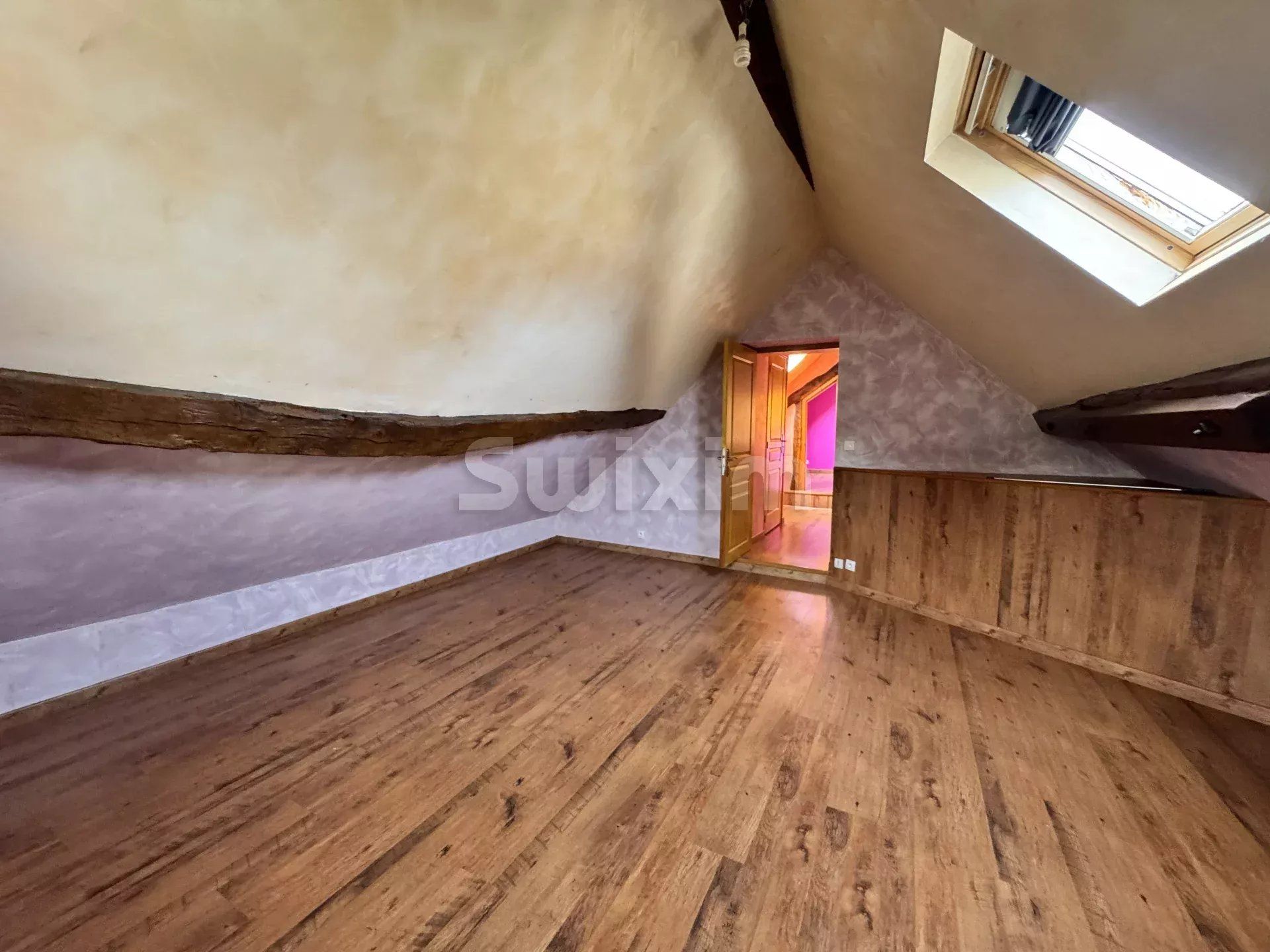 casa 6 Camere in vendita su Montillot (89660)