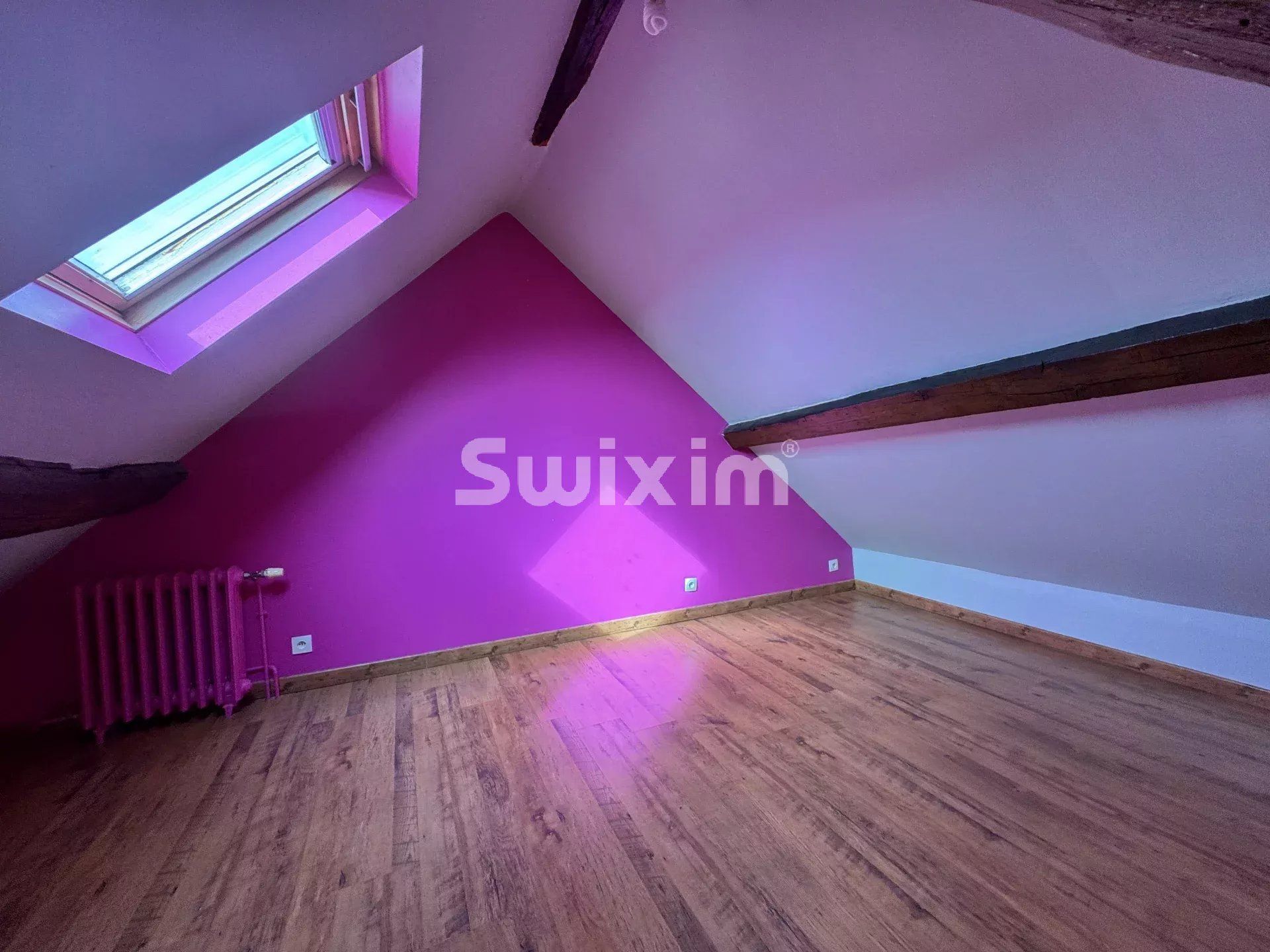 house 6 Rooms for sale on Montillot (89660)