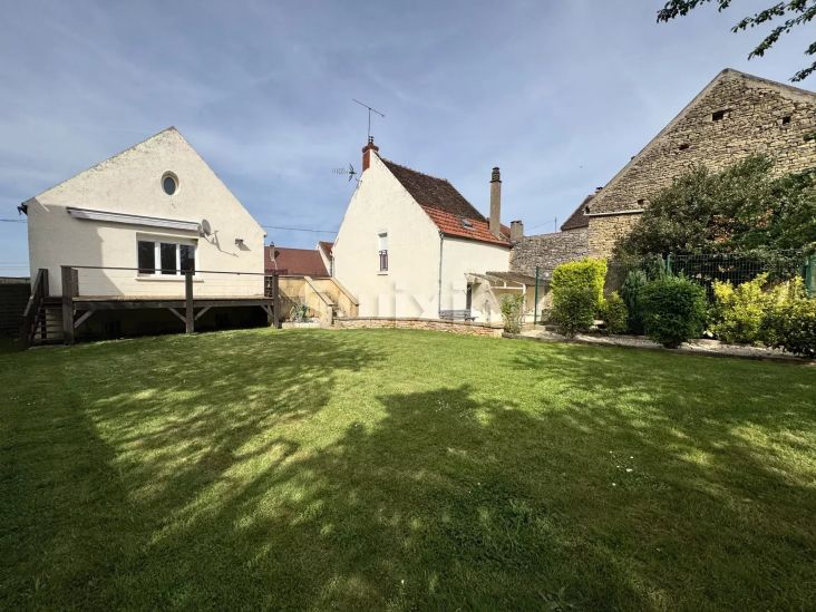 Vente Maison Montillot 6 Pièces 145.4 m²