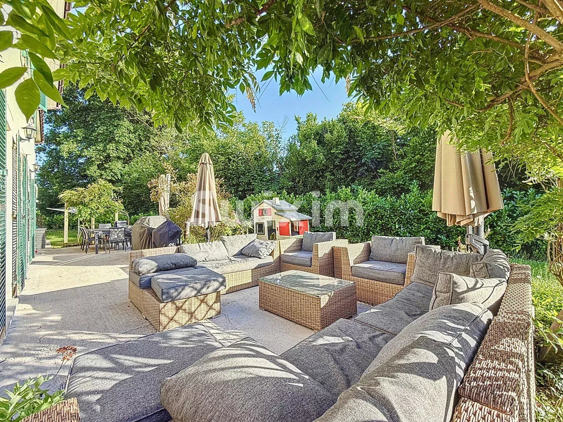 casa 7 Camere in vendita su Prévessin-Moëns (01280)