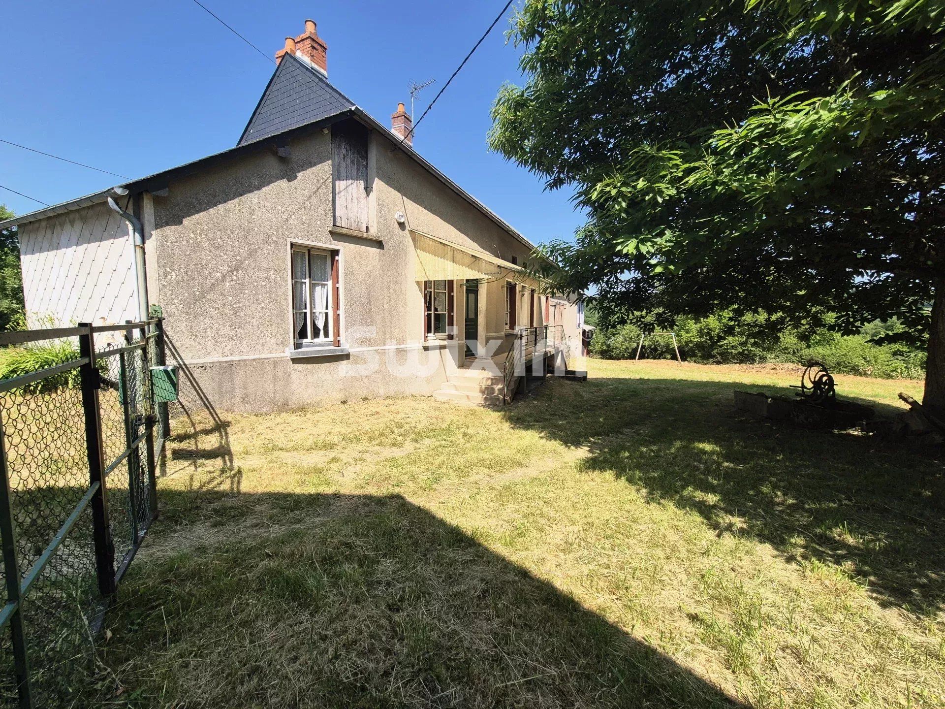 house 6 Rooms for sale on Planchez (58230)