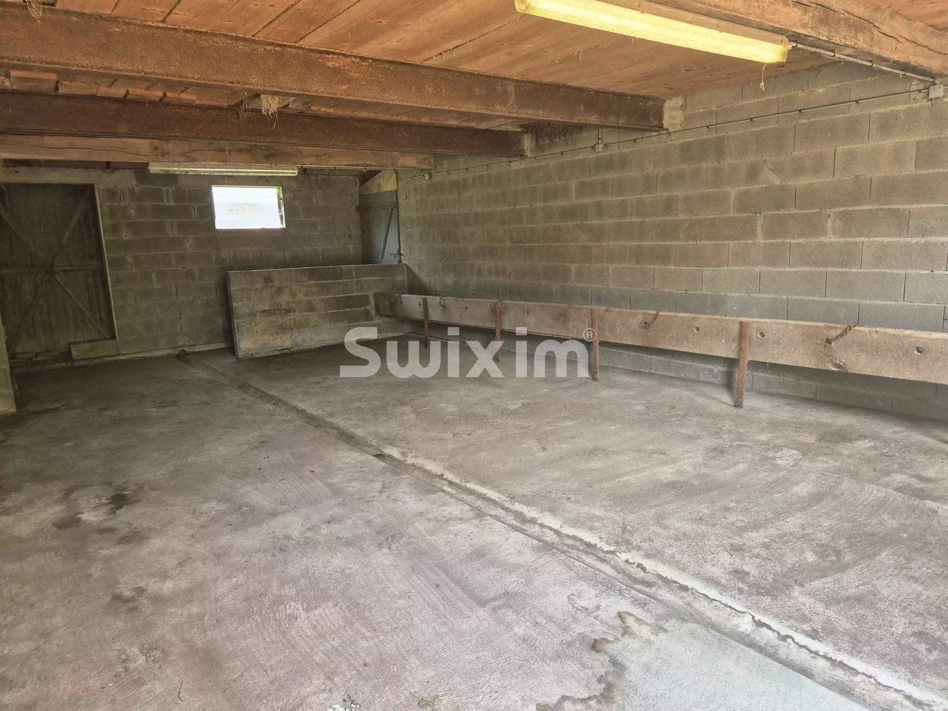 house 6 Rooms for sale on Planchez (58230)