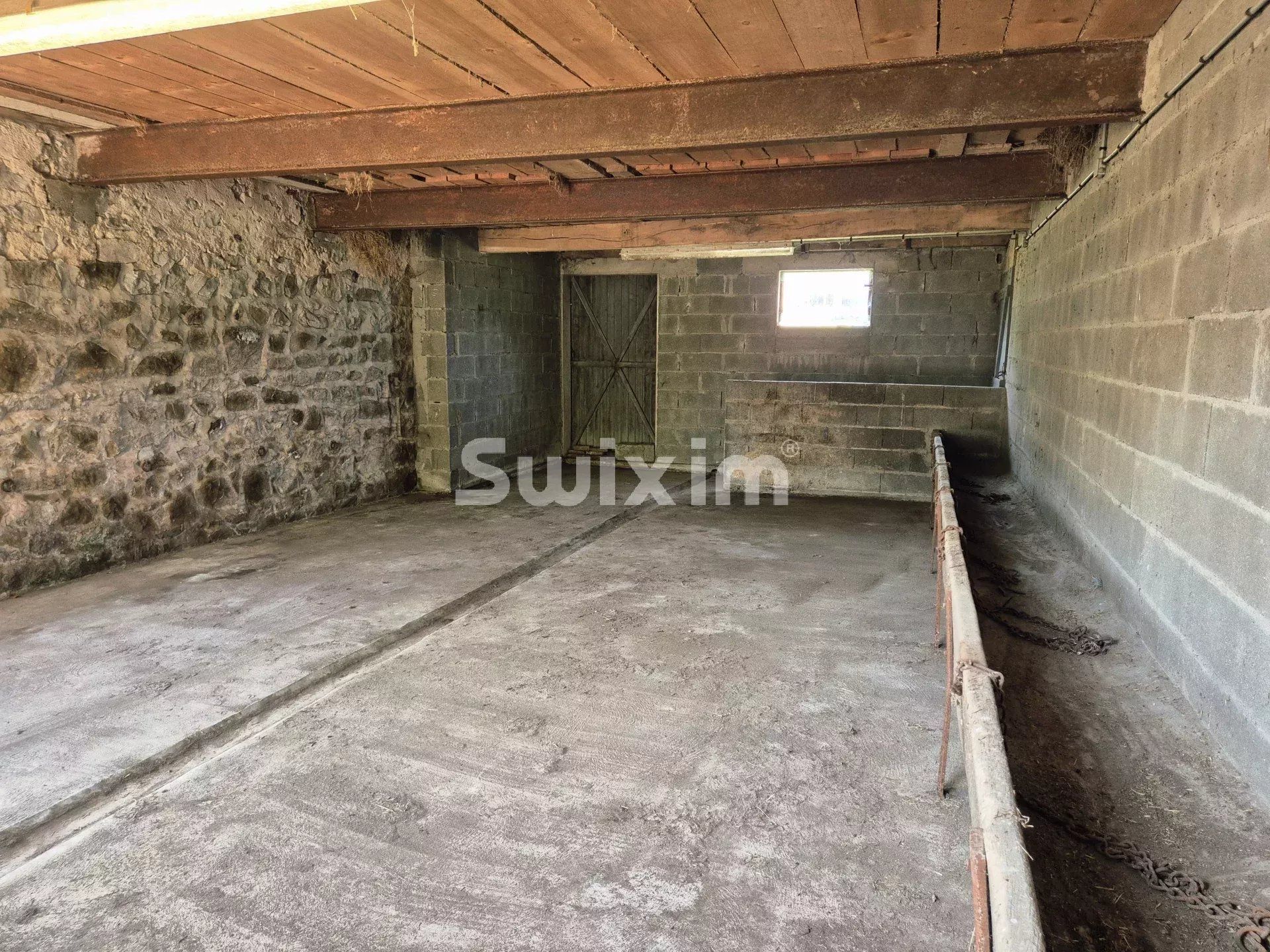 house 6 Rooms for sale on Planchez (58230)