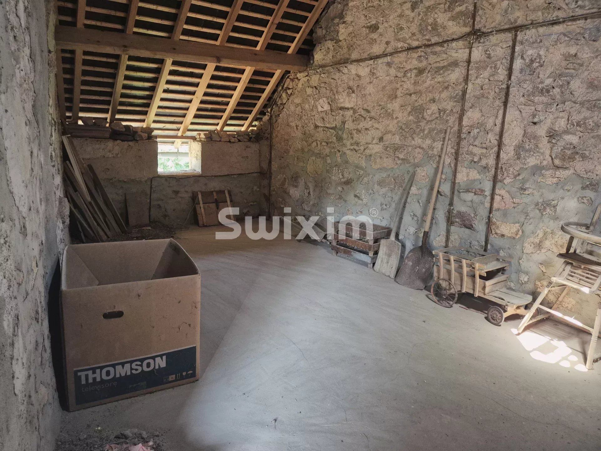 house 6 Rooms for sale on Planchez (58230)