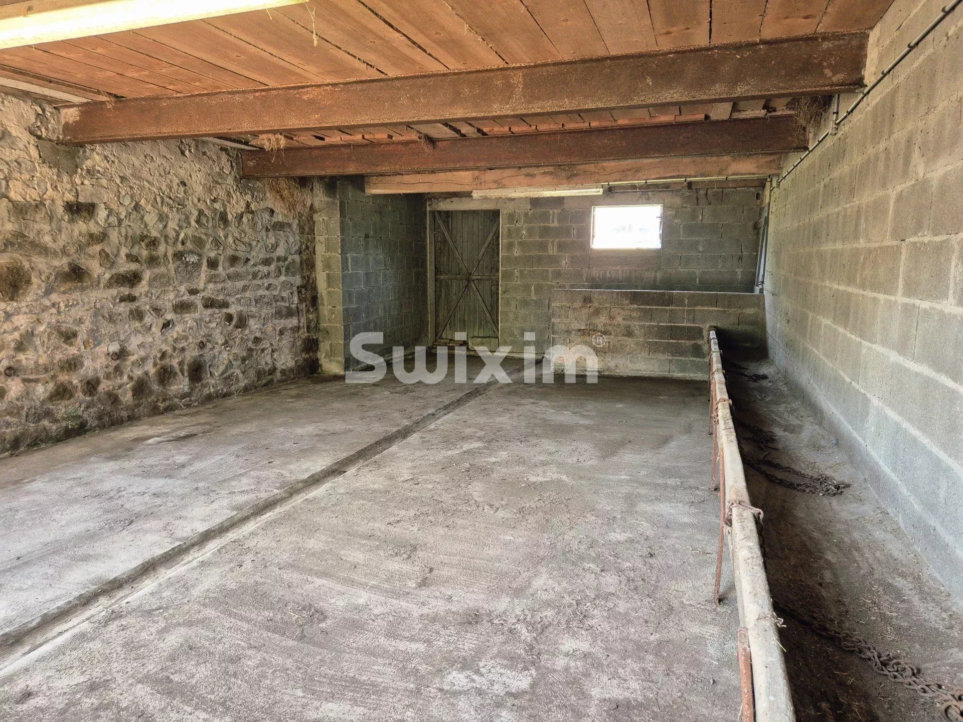 house 6 Rooms for sale on Planchez (58230)