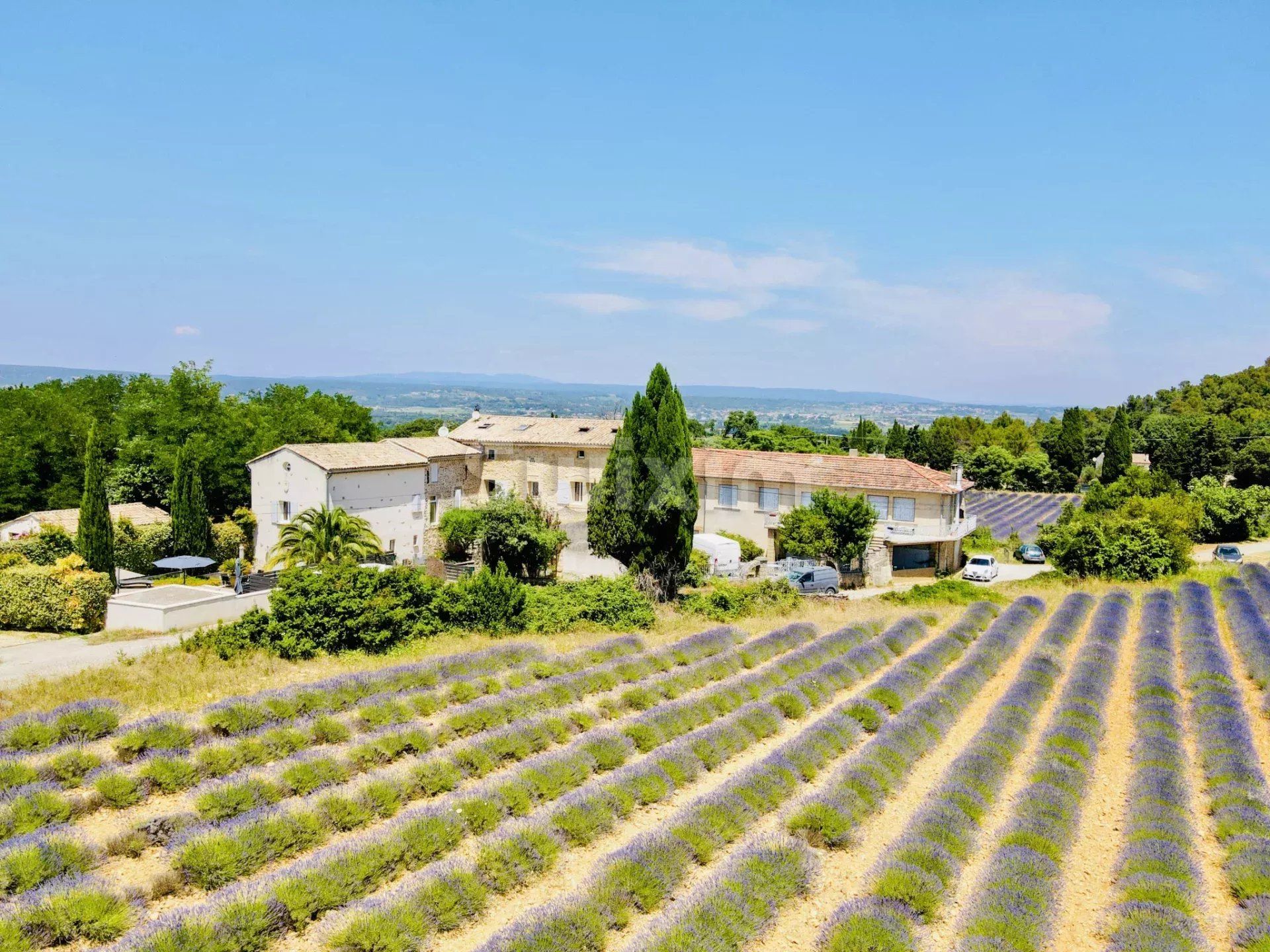 mas 40 Camere in vendita su Uzès (30700)