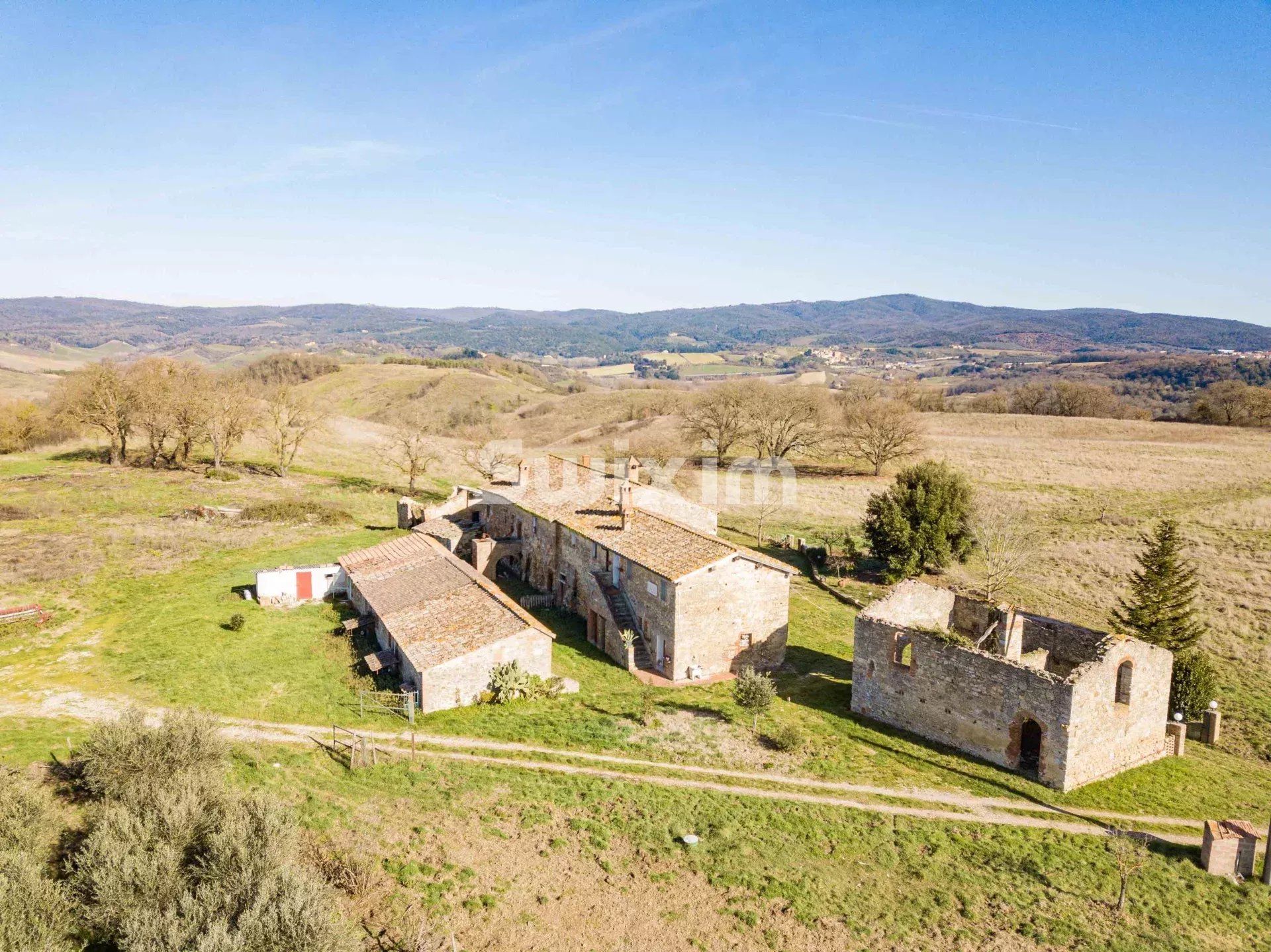 weingut 30 Zimmer zum verkauf auf Asciano (53041)