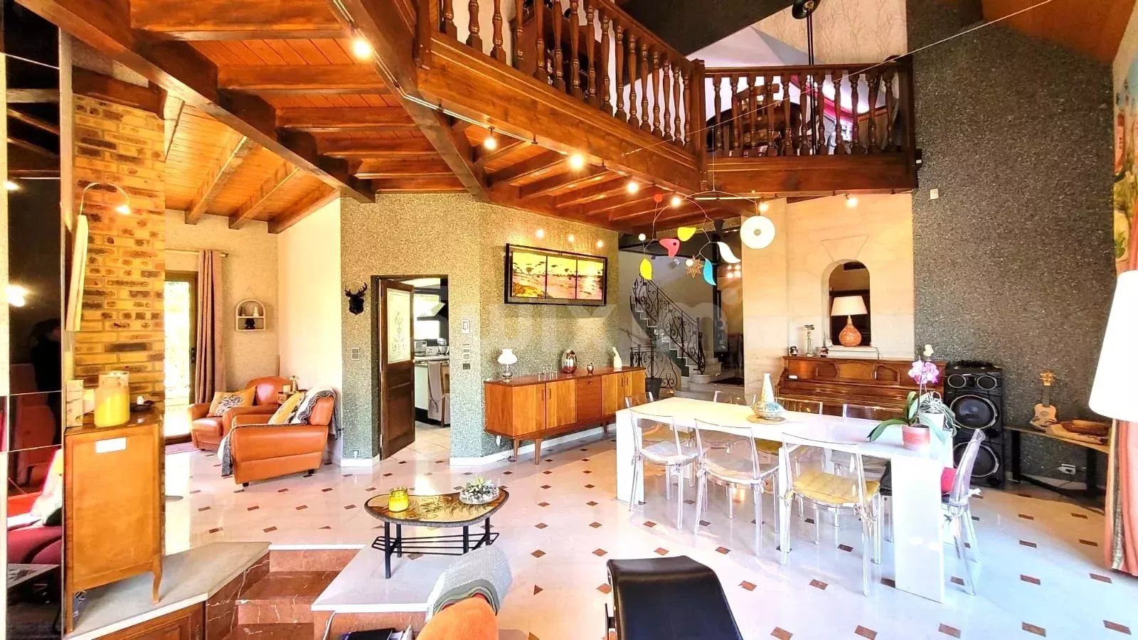 maison 9 Pièces en vente sur Montaigu (39570)