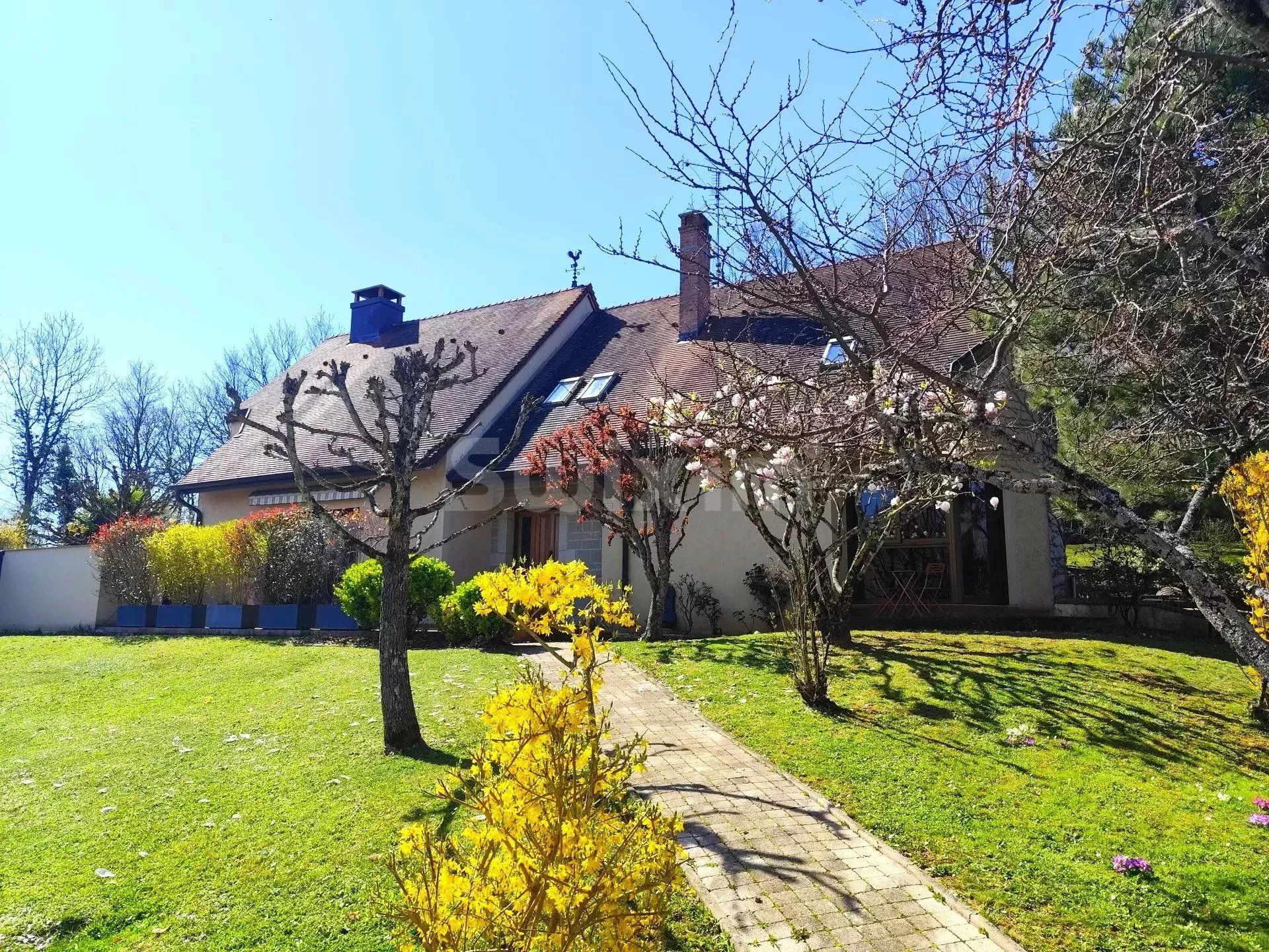 maison 9 Pièces en vente sur Montaigu (39570)