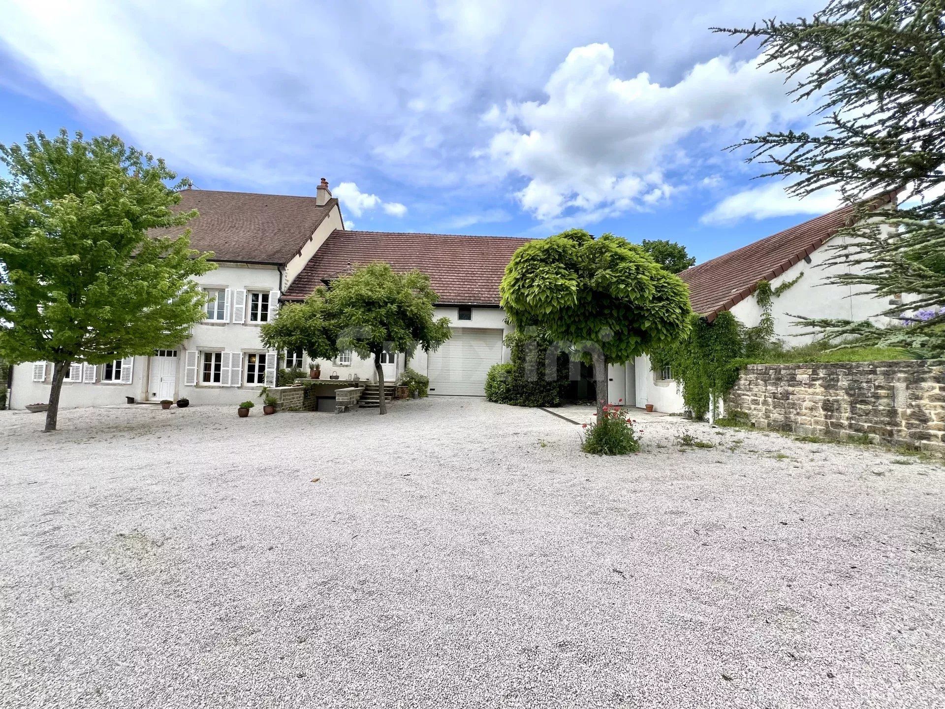 casa 10 Salas en venta en Lons-le-Saunier (39000)