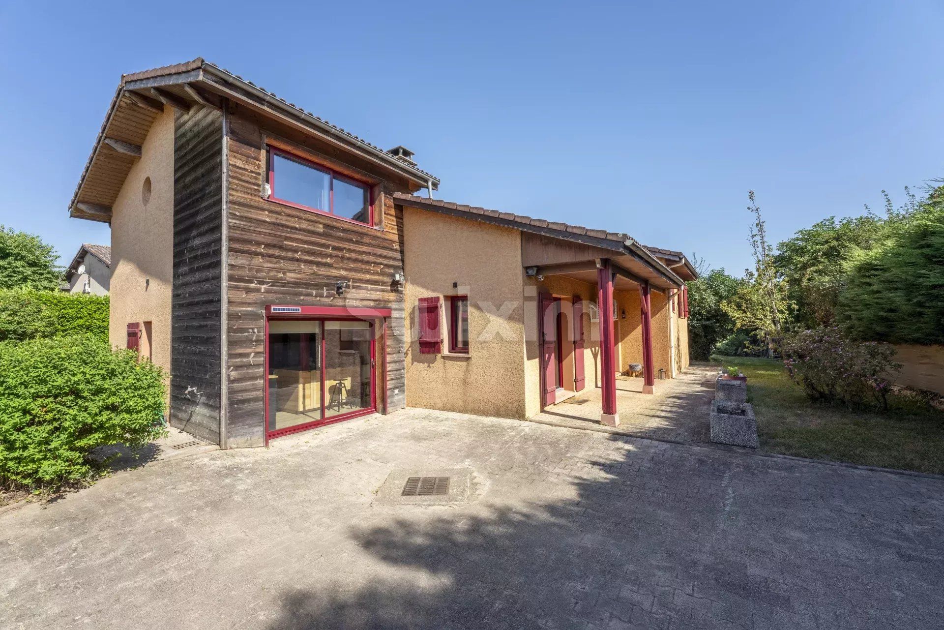 Sale House Montceaux 6 Rooms 115 m²