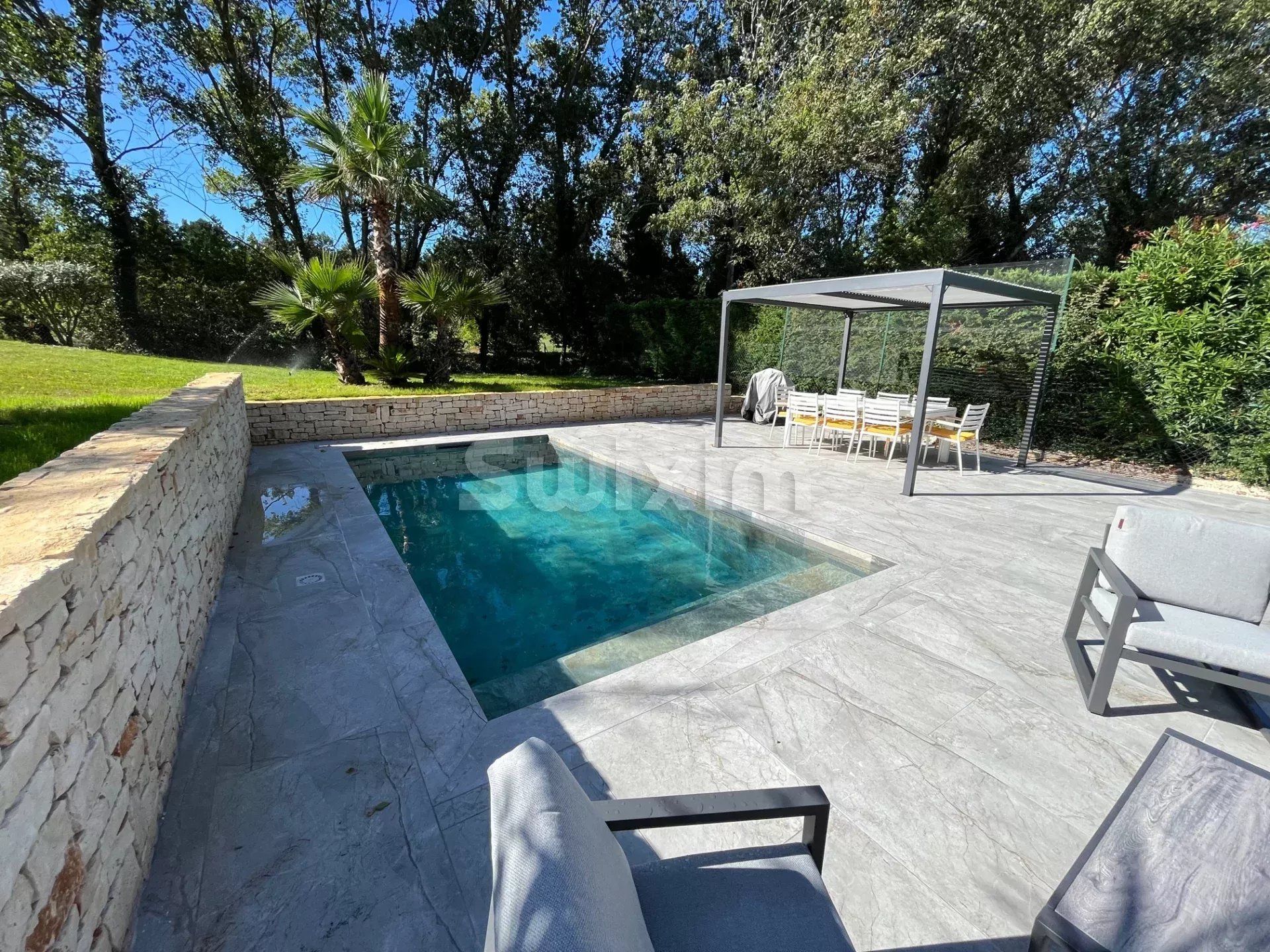 casa 6 Camere in vendita su Montélimar (26200)