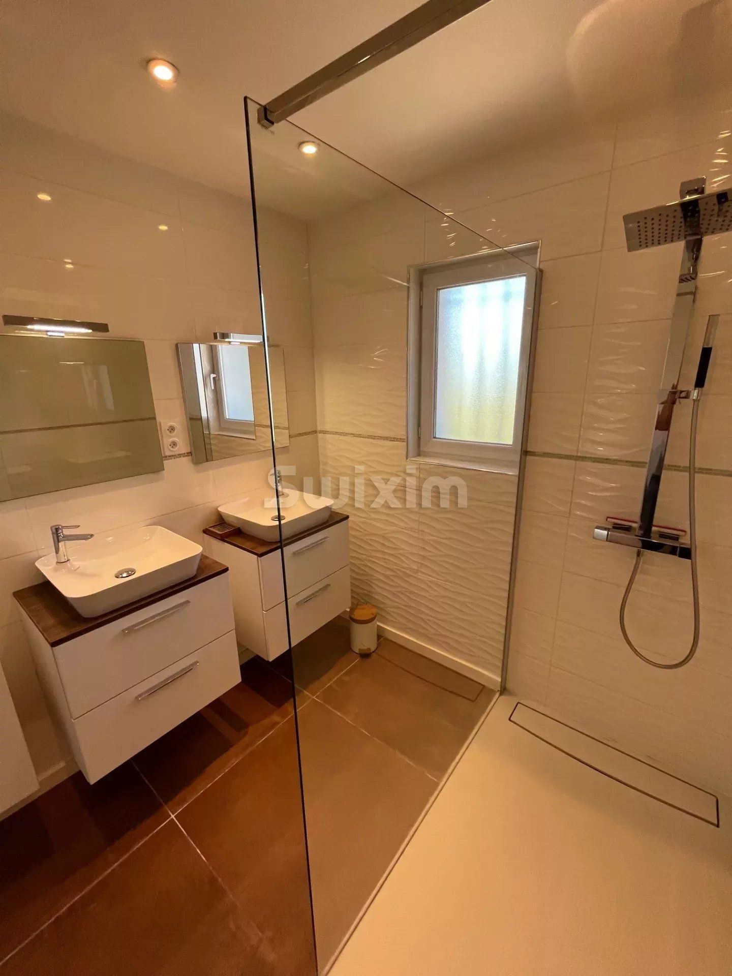 casa 6 Camere in vendita su Montélimar (26200)