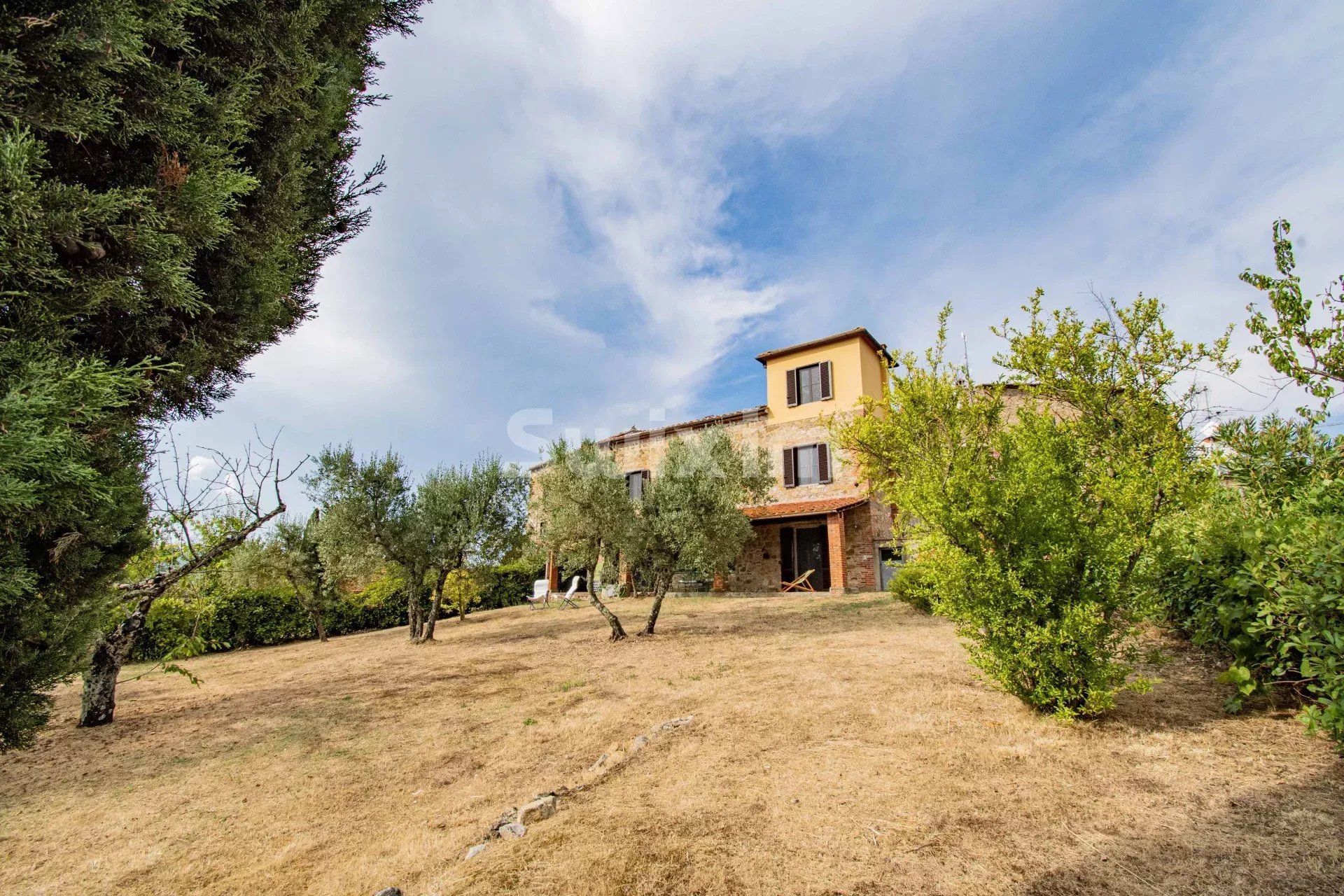 casa 12 Quartos para venda sobre Bucine (52021)