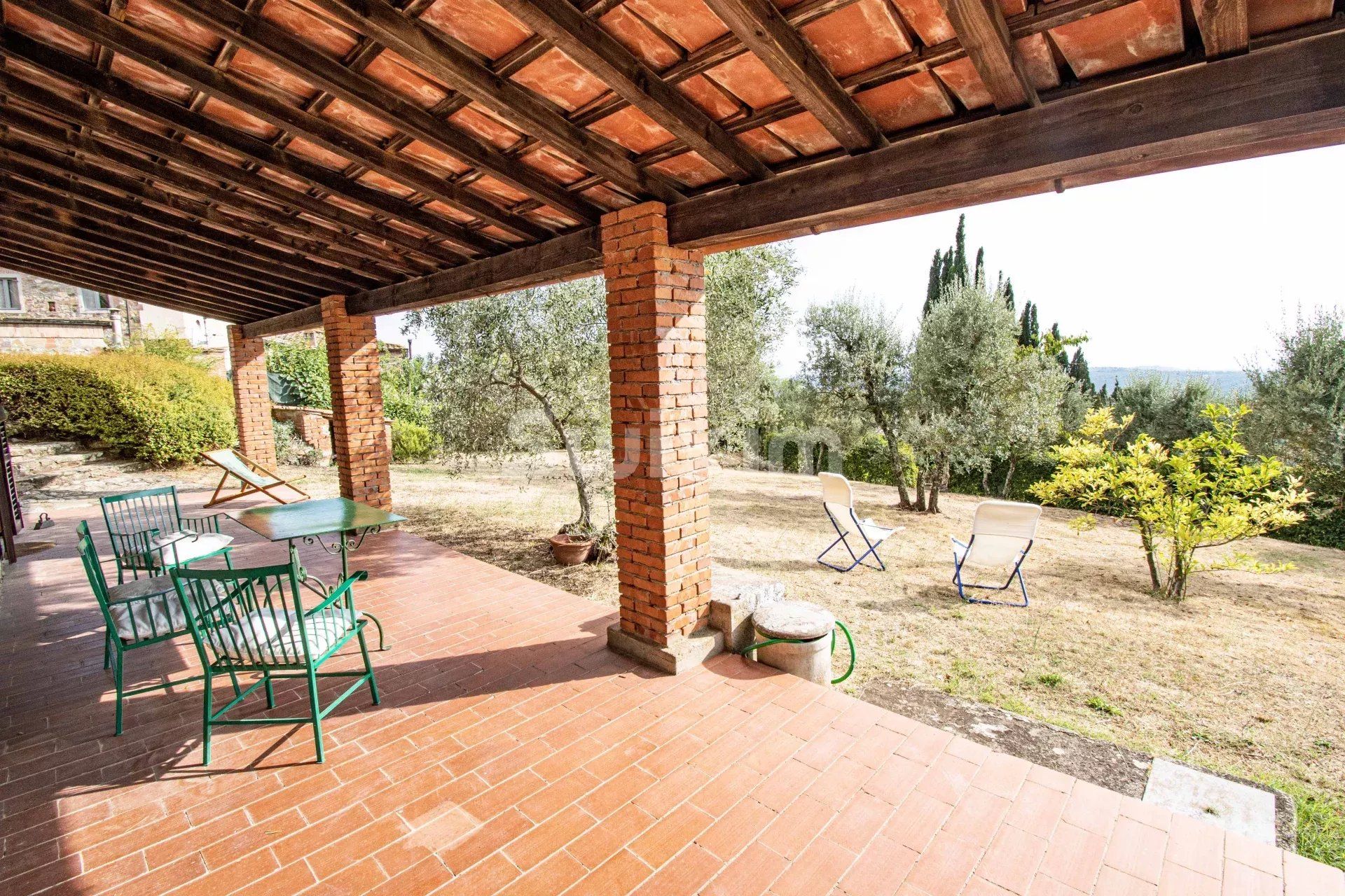 casa 12 Quartos para venda sobre Bucine (52021)