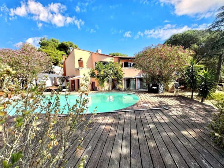 Vente Villa Le Cap-d'Agde 6 Pièces 156 m²
