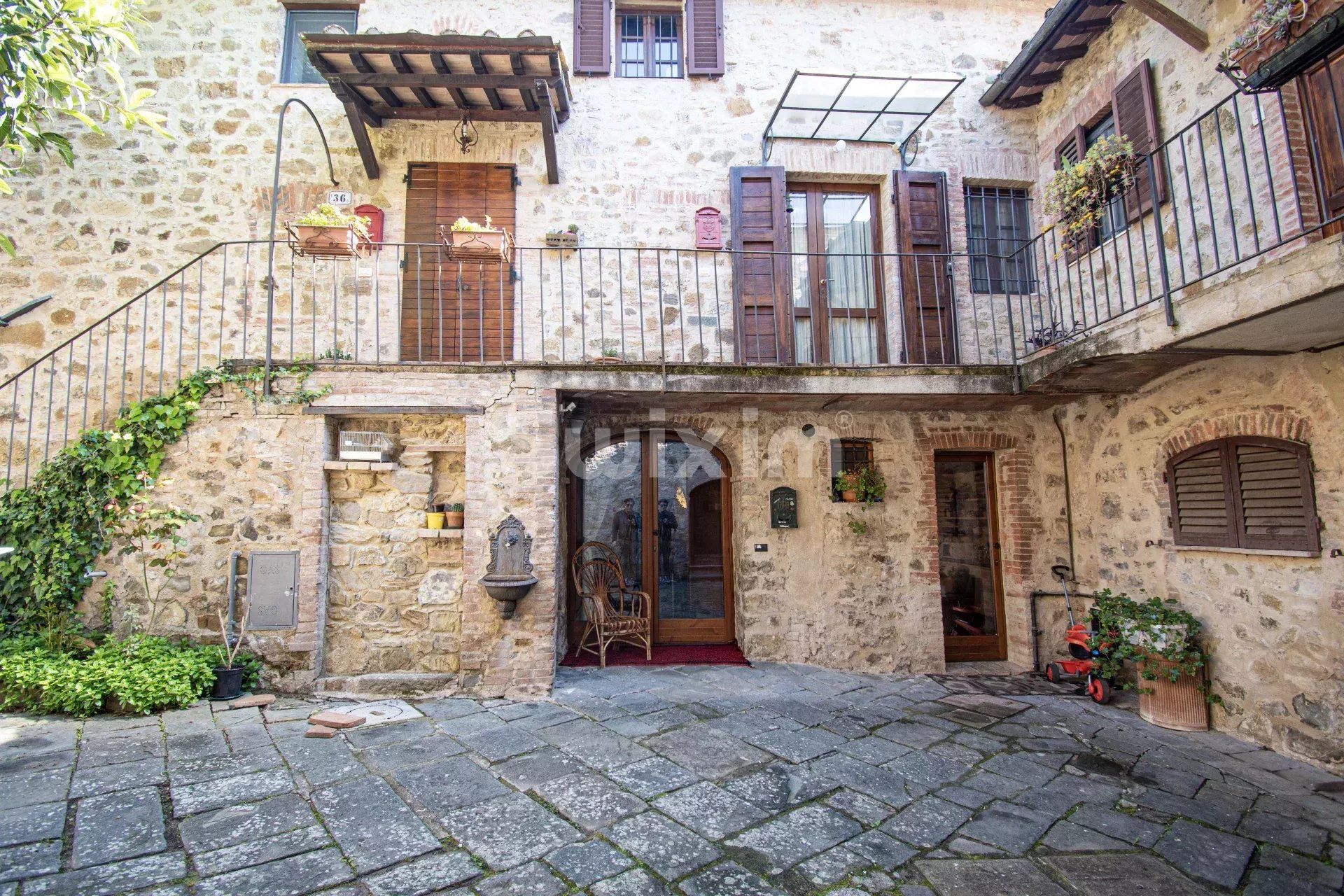 maison 4 Pièces en vente sur Castelnuovo Berardenga (53019)