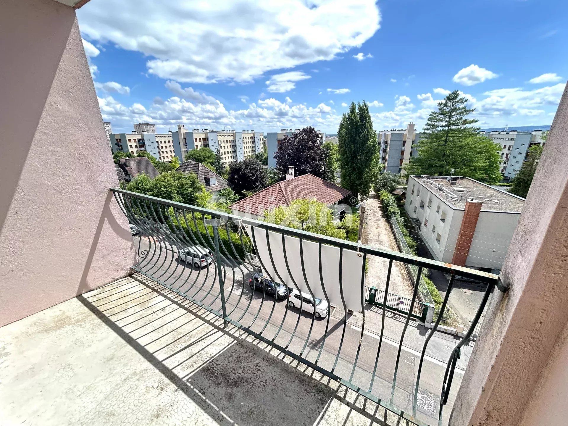 apartment 3 Rooms for sale on Dijon (21000)