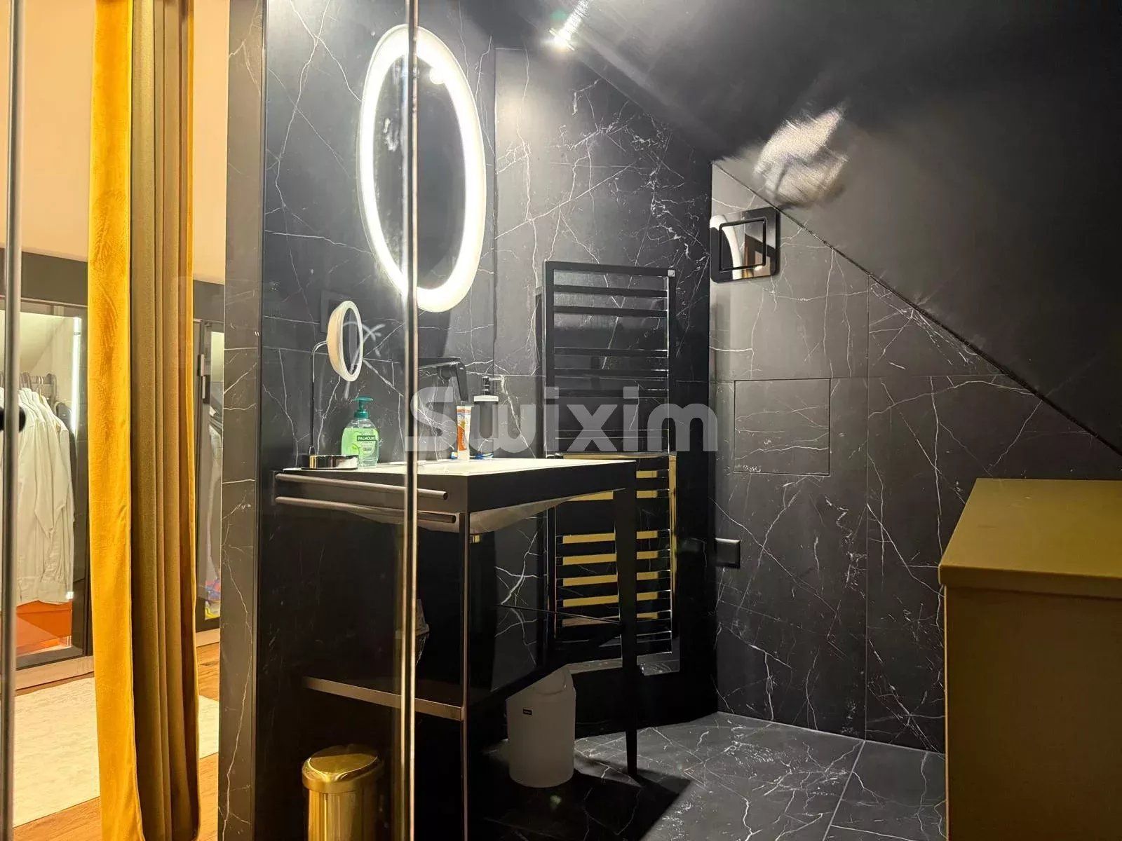 house 7 Rooms for sale on Laconnex (1287)