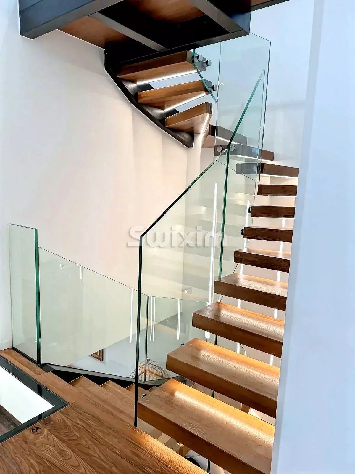 house 7 Rooms for sale on Laconnex (1287)