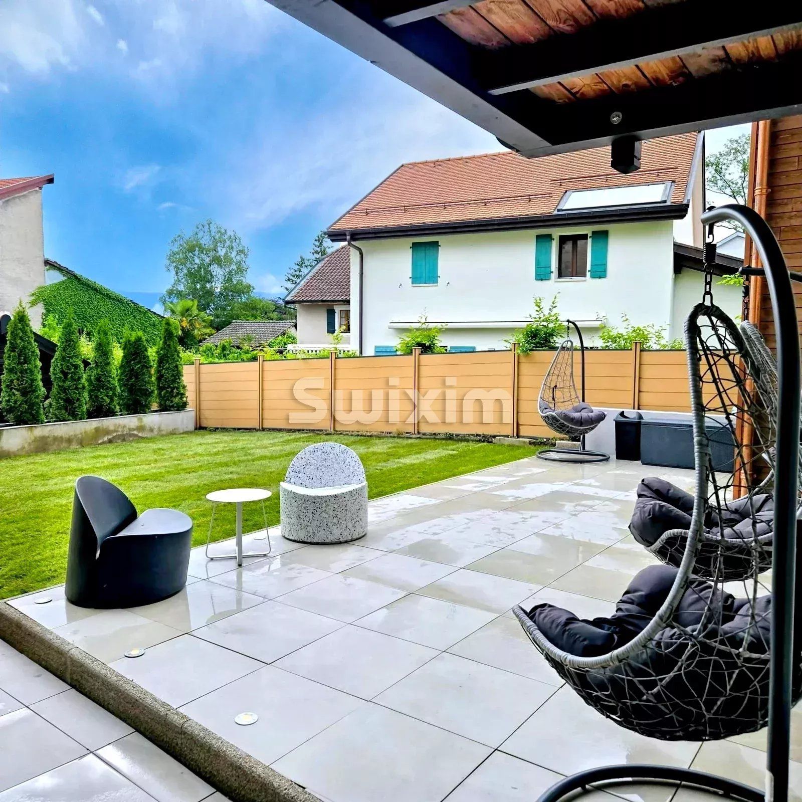 house 7 Rooms for sale on Laconnex (1287)