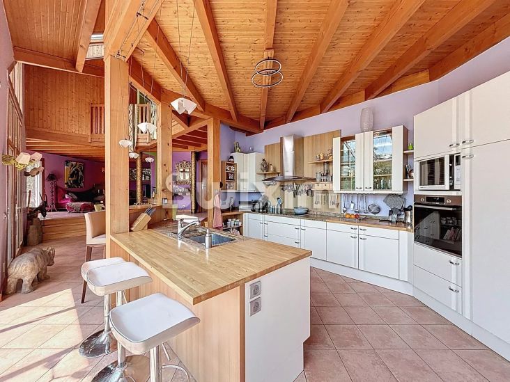 Vente Maison Échenevex 7 Pièces 270 m²