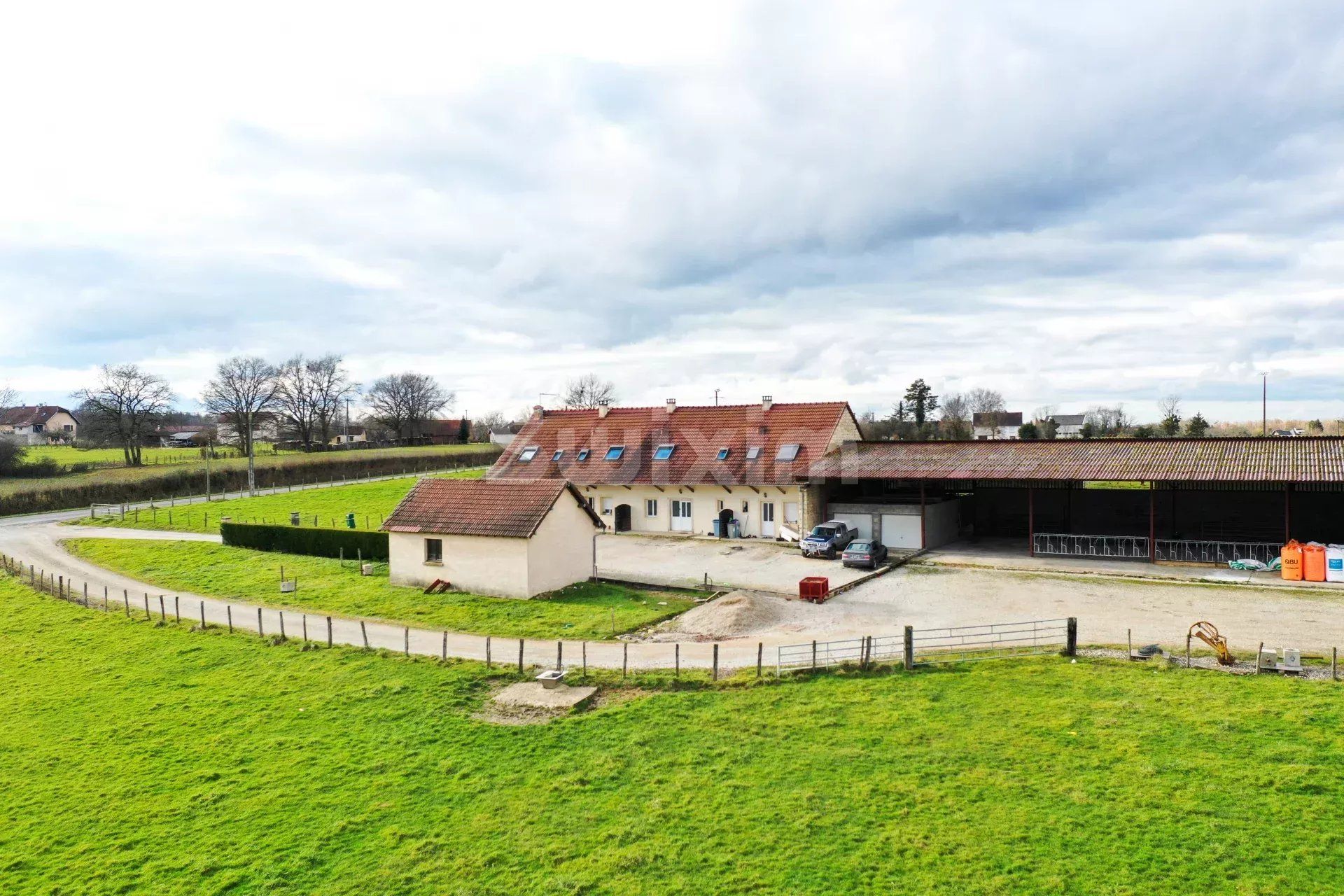 farmhouse 16 Rooms for sale on Chaumergy (39230)