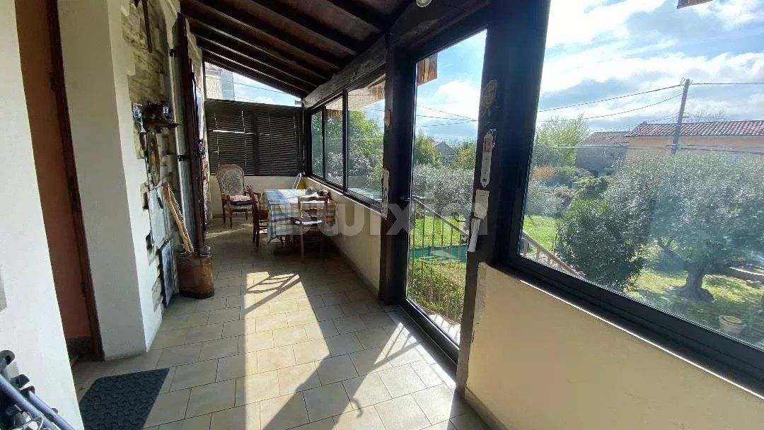 villa 6 Camere in vendita su Alès (30100)