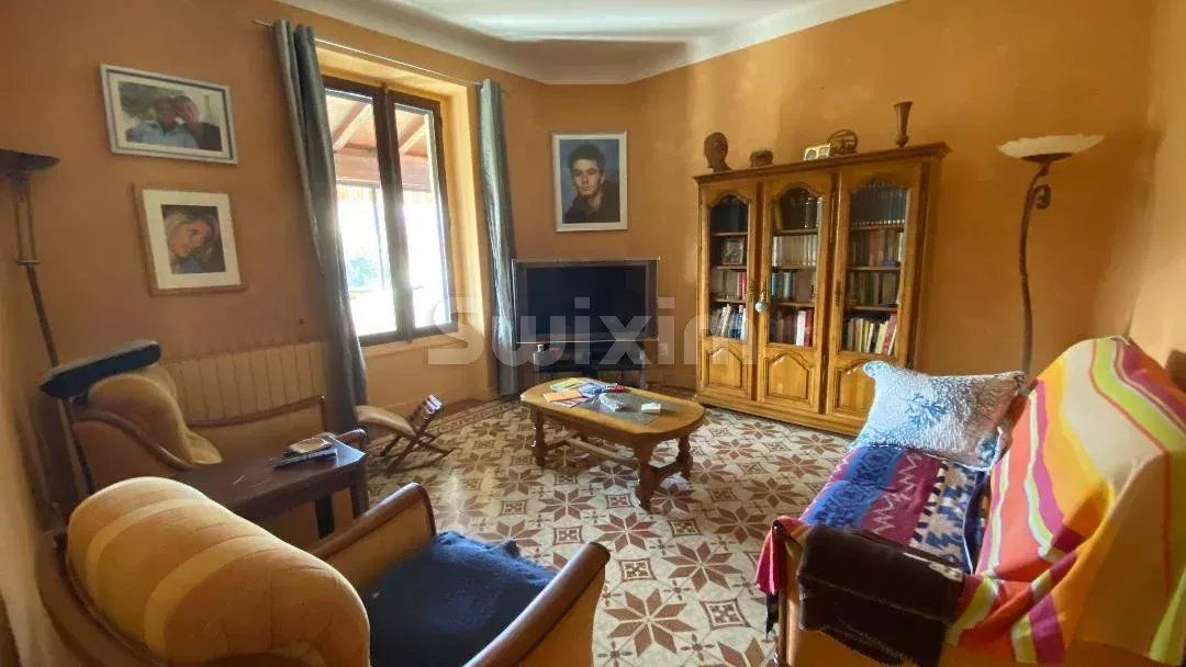 villa 6 Camere in vendita su Alès (30100)